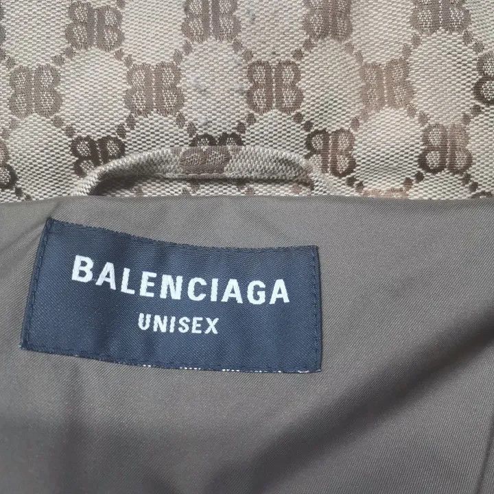 Balenciaga Balenciaga x Gucci Puffer Jacket in Khaki 0079-2507 Size US L / EU 52-54 / 3 - 1 Thumbnail