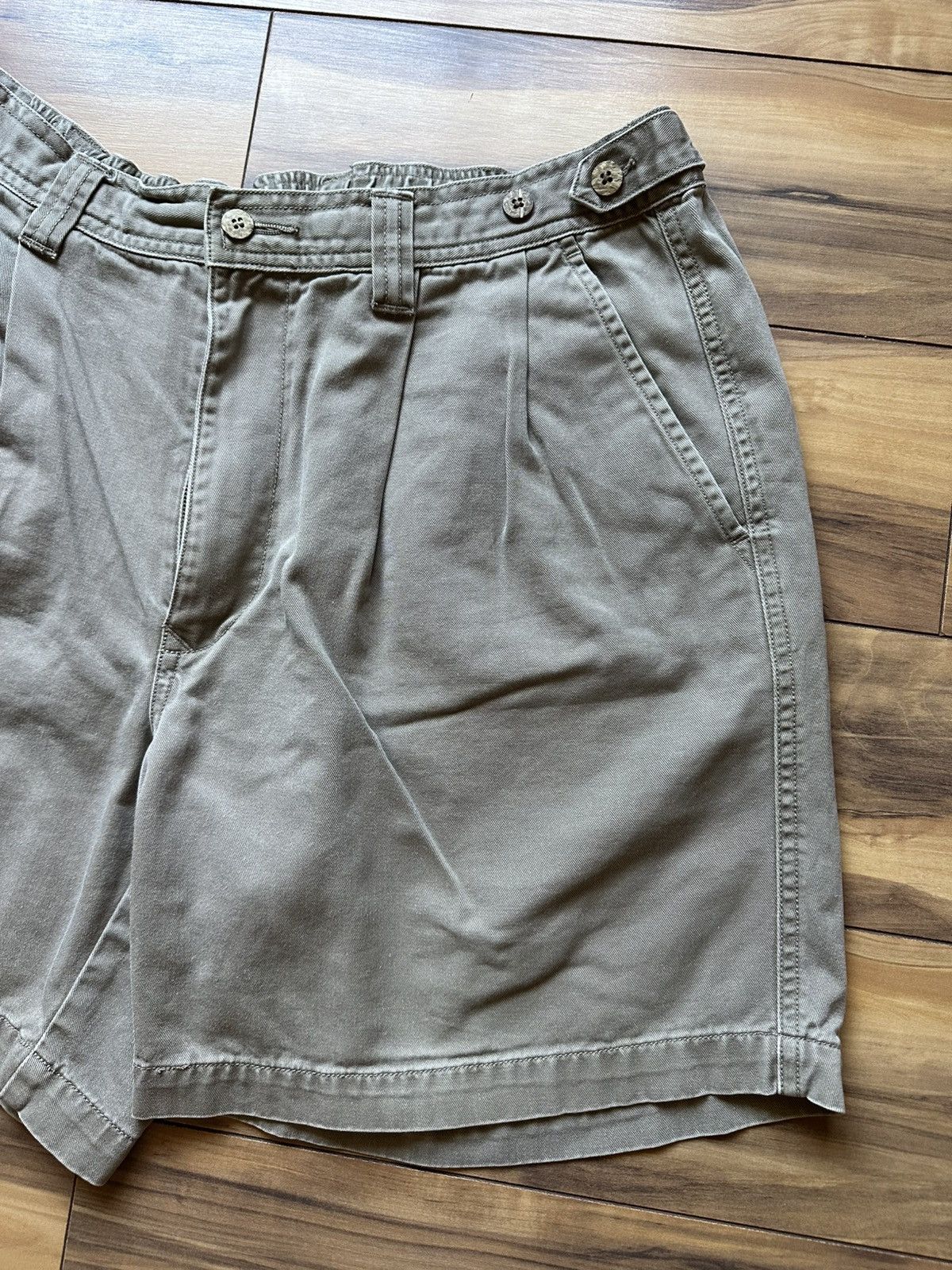 Tommy Bahama Tommy Bahama Tan Shorts Size US 32 / EU 48 - 2 Thumbnail