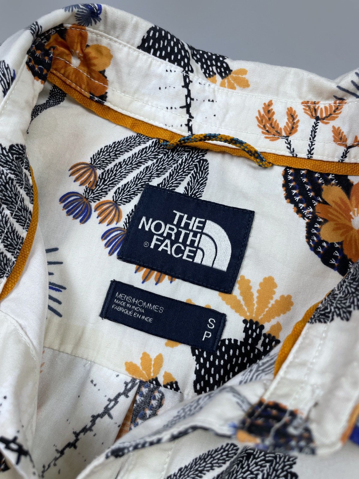 The North Face The North Face Floral Cactus Pattern SS Shirt Size S RARE Size US S / EU 44-46 / 1 - 6 Thumbnail