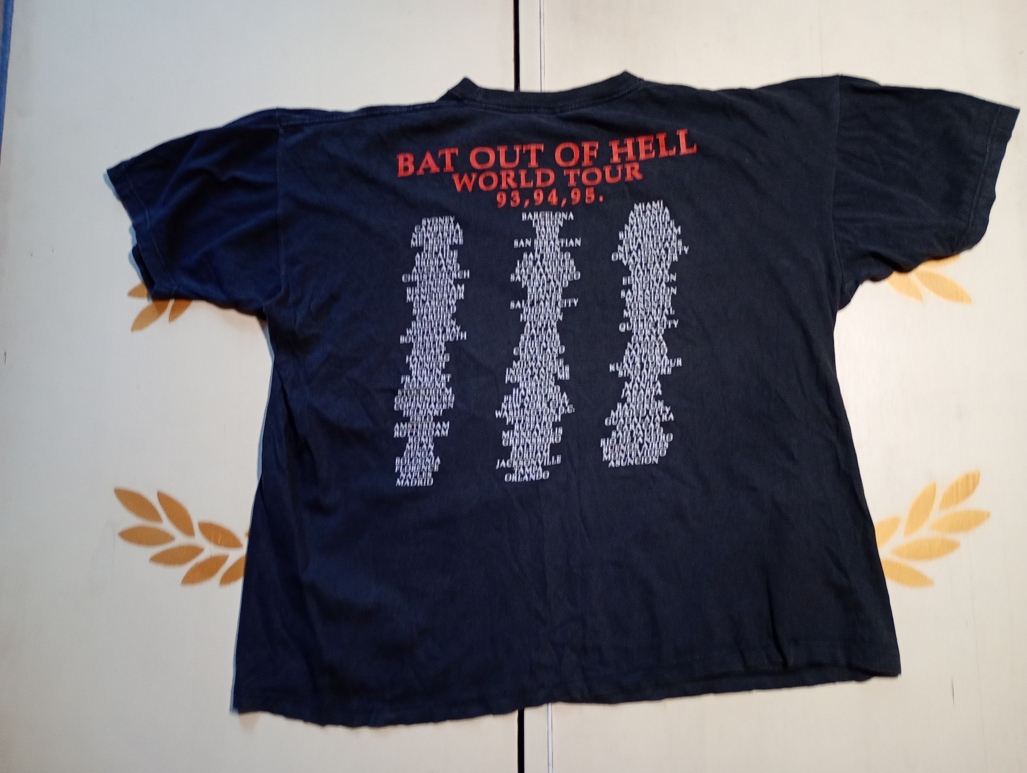 Band Tees Meat Loaf Bat Our Of Hell World Tour 93,94,95. T-Shirt Size US XXL / EU 58 / 5 - 10 Thumbnail