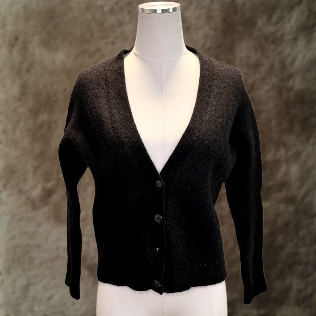 Vintage Lululemon Cardigan Sweater Womens L Black V-Neck Knit Button Front Extra-Slim Knit Stretch Vintage No Size L / US 10 / IT 46 - 1 Thumbnail