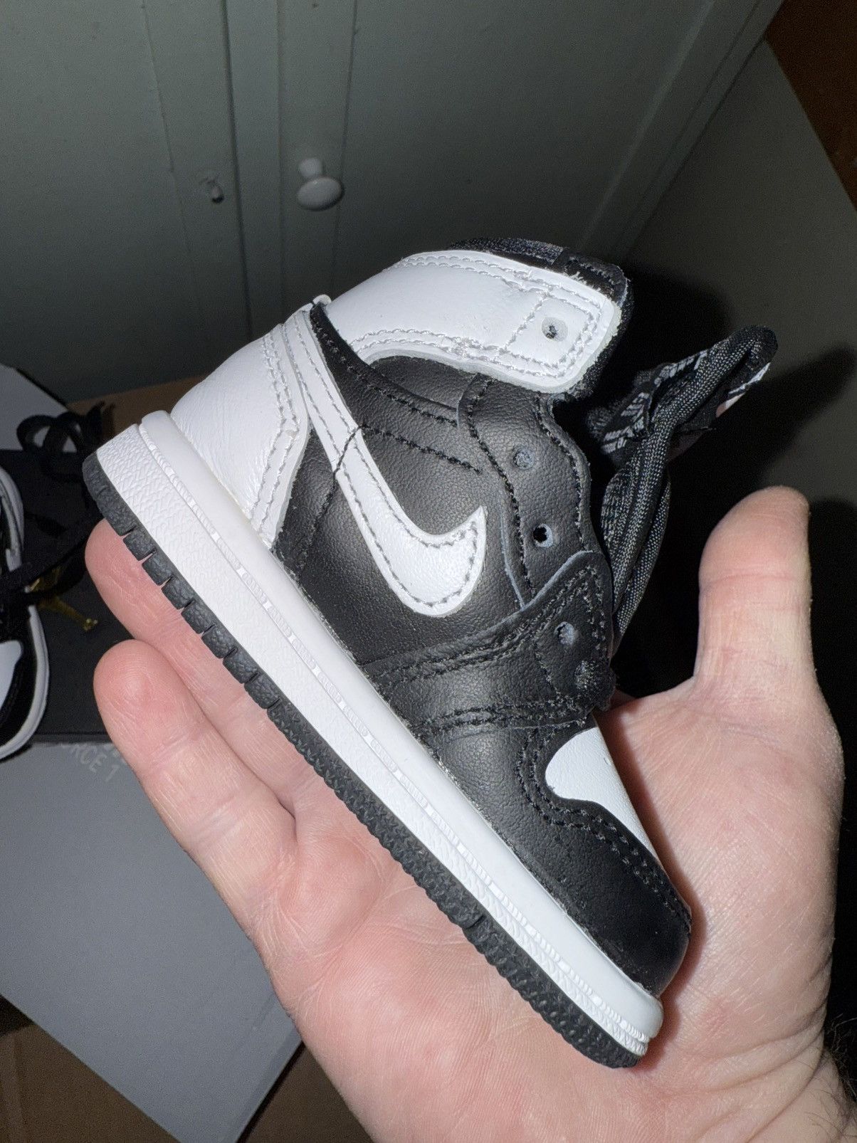 Jordan Brand NEW! Nike Air Jordan 1 Retro OG High TODDLER size 4c OG Box! Size US 5 / EU 37 - 10 Thumbnail