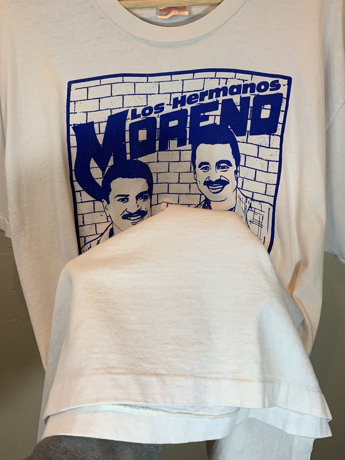 Band Tees × Vintage *RARE* Vintage Los Hermanos Moreno Latin Single Stitch Shirt Size US XL / EU 56 / 4 - 4 Thumbnail