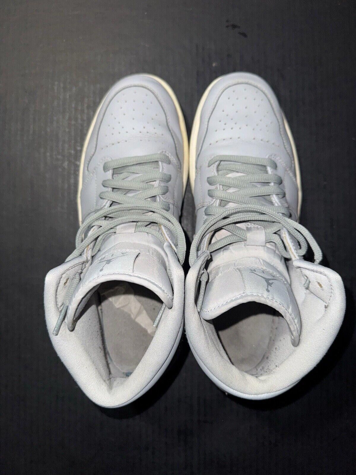 Jordan Brand Nike Air Jordan 1 Retro Mid Wolf Grey - 554724-033 - Sz 9.5 Size US 9.5 / EU 42-43 - 8 Thumbnail