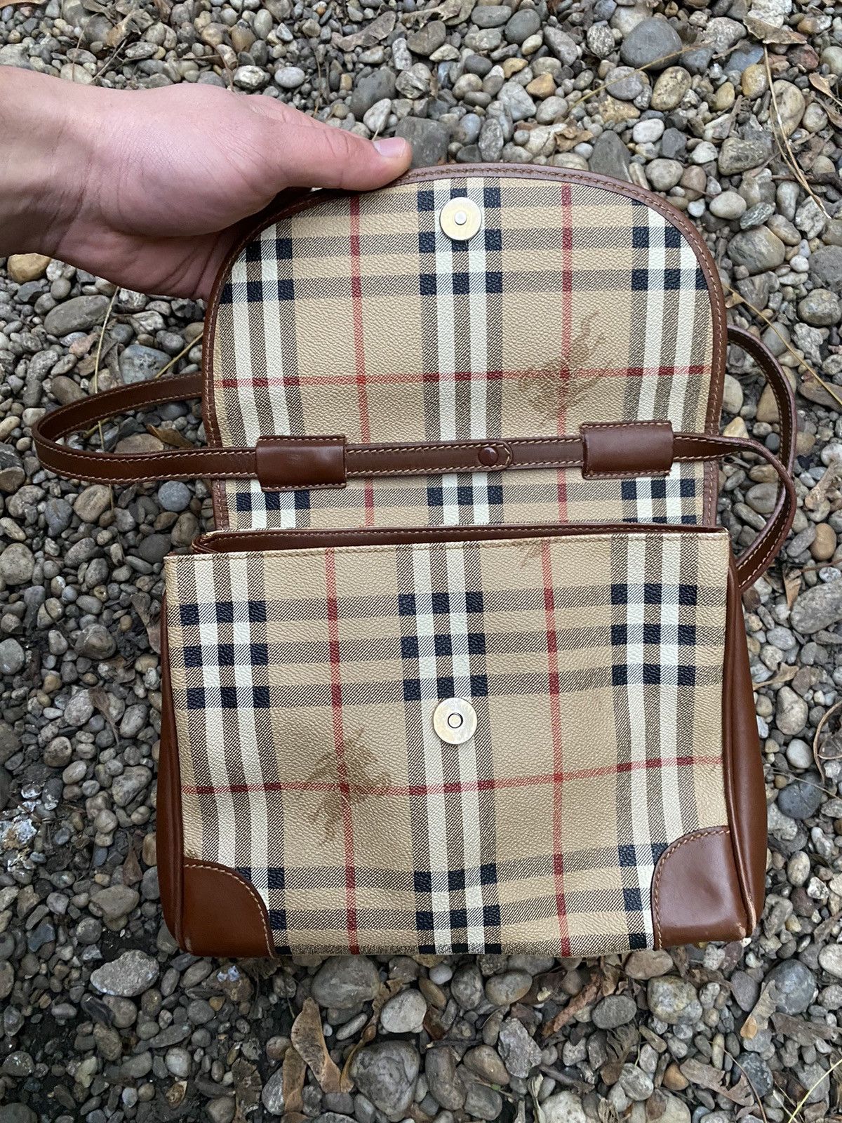 Burberry × Vintage Vintage Burberry’s Nova Check Overprinted Crossbody Bag Size ONE SIZE - 12 Thumbnail