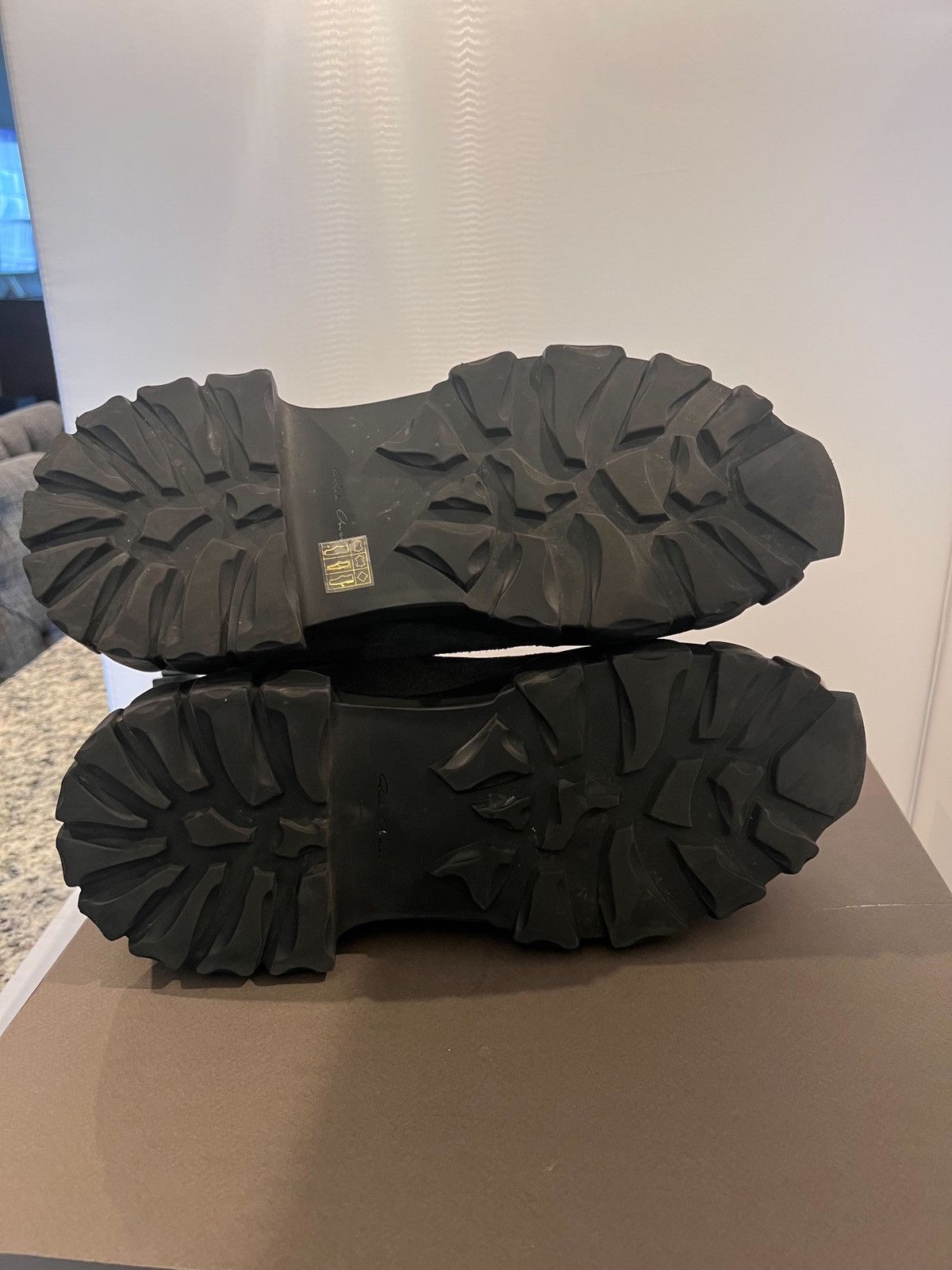 Rick Owens Rick Owens Grey Suede Beatle Bozo Tractor boots Size US 10.5 / EU 43-44 - 8 Thumbnail