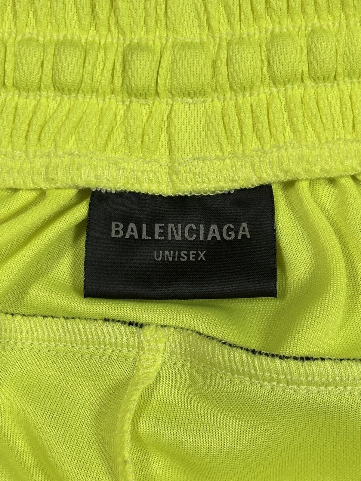 Balenciaga Balenciaga Baggy Oversized Logo Soccer Shorts Neon Yellow Size US 32 / EU 48 - 13 Thumbnail