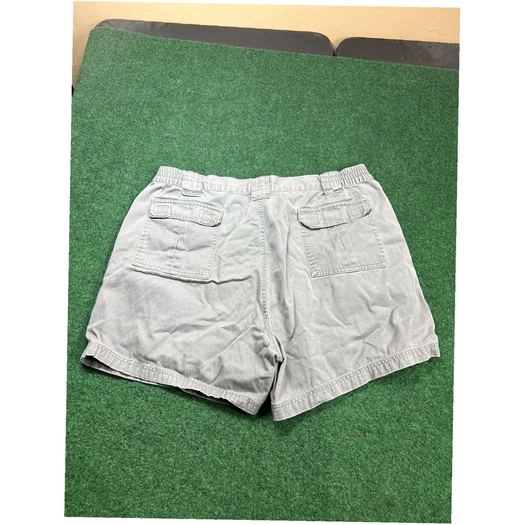 Vintage Boca Classics Men's 36 (tagged 40) Gray Cargo shorts w/Pockets Hiking casual Size US 36 / EU 52 - 7 Thumbnail