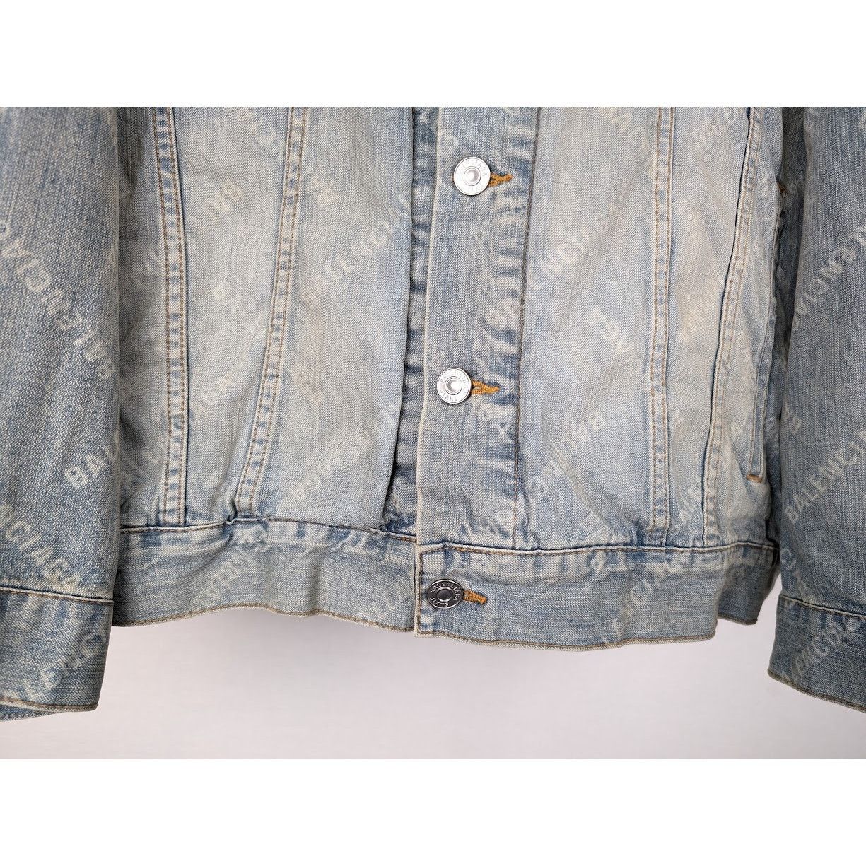 Balenciaga o1rshd1 Jacket Japanese Ring Blue Denim in Blonde Ring Size US L / EU 52-54 / 3 - 6 Thumbnail