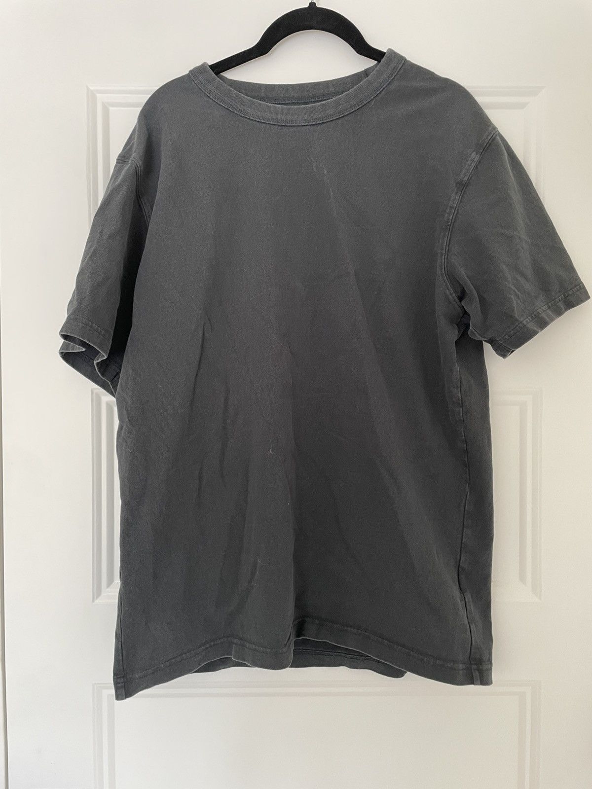 Uniqlo Uniqlo U Dark Grey Gray T Shirt Tee Men Large Size US L / EU 52-54 / 3 - 1 Thumbnail