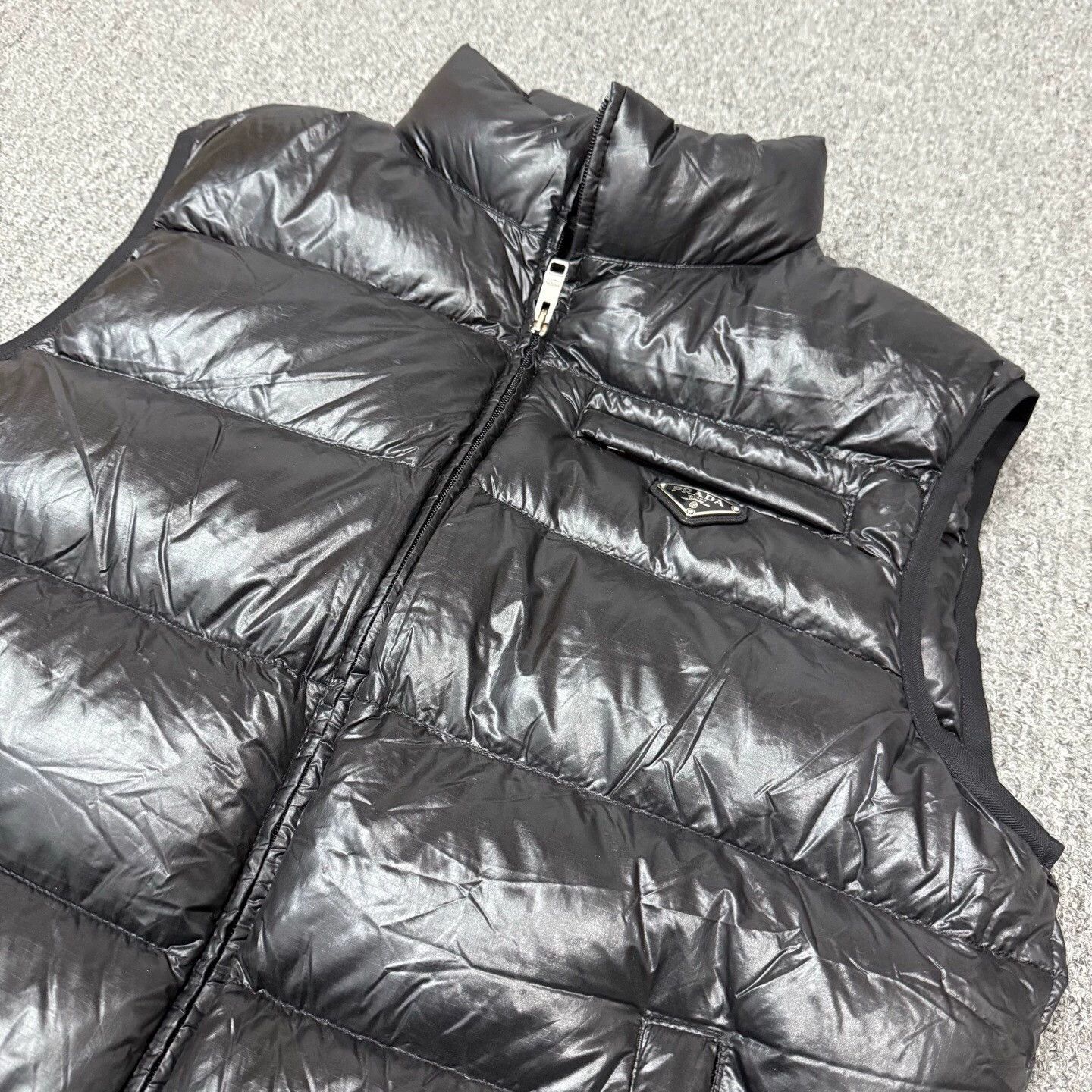 Prada Prada Black Triangle Logo Down Vest 52 Size US L / EU 52-54 / 3 - 3 Thumbnail