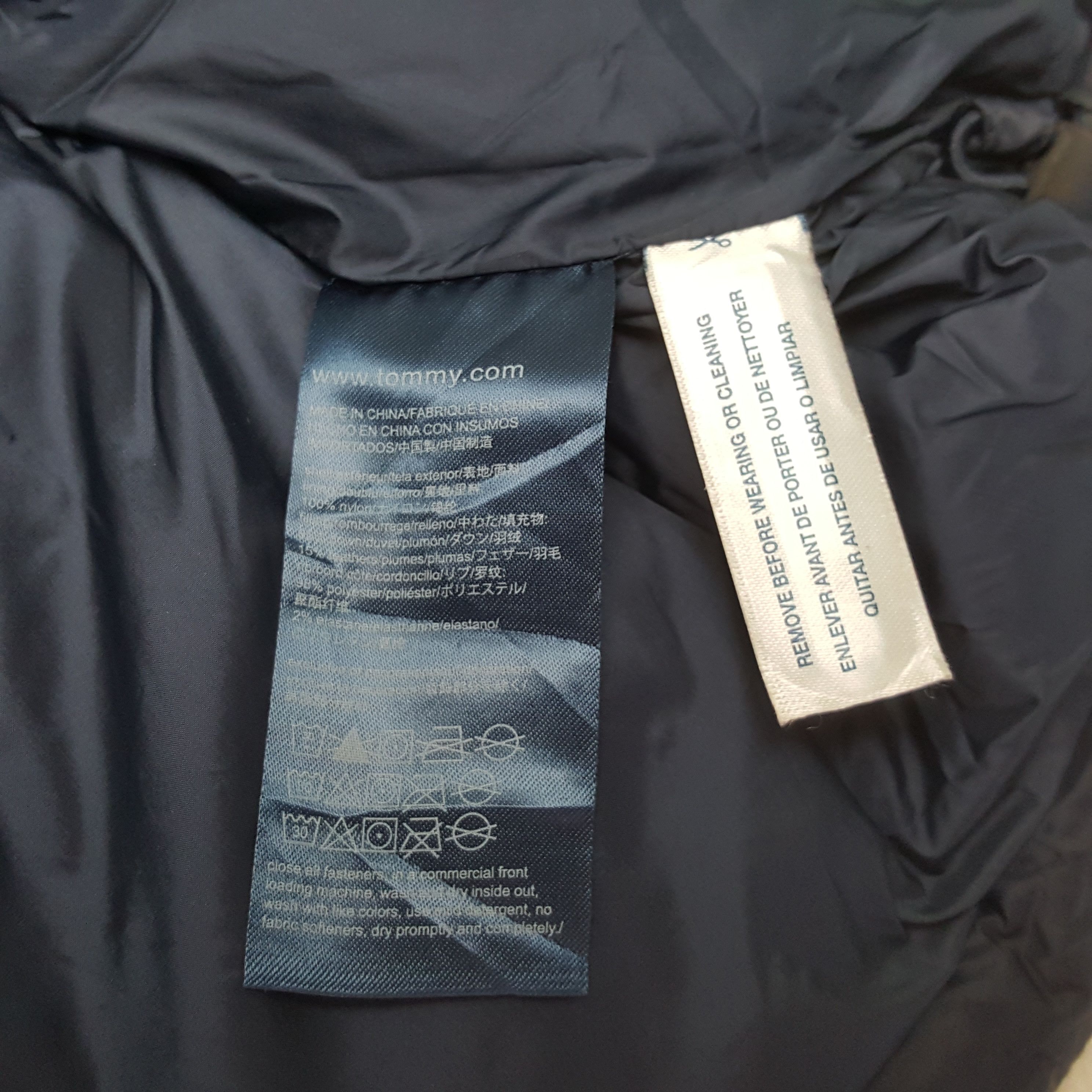 Tommy Hilfiger Vintage Tommy Hilfiger Big Logo Puffer Hoodie RR24 Size US XL / EU 56 / 4 - 8 Thumbnail