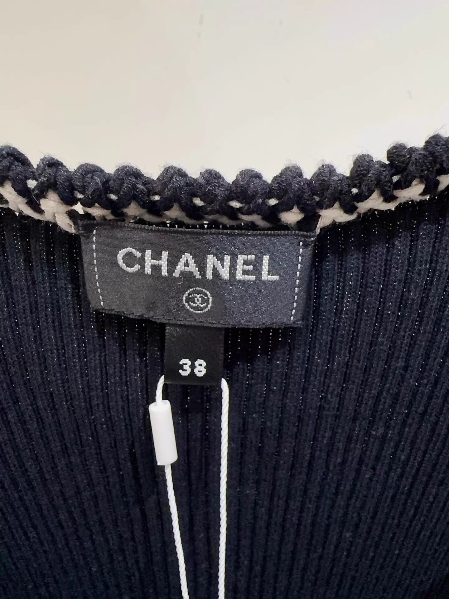 Chanel Chanel 22C Black & White CC Trim Tank Top 38 Size S / US 4 / IT 40 - 2 Thumbnail