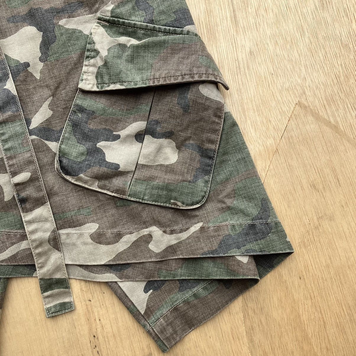 Japanese Brand EHYPHEN WORLD GALLERY SHORT UNIQUE CARGO PANTS Size US 32 / EU 48 - 2 Thumbnail