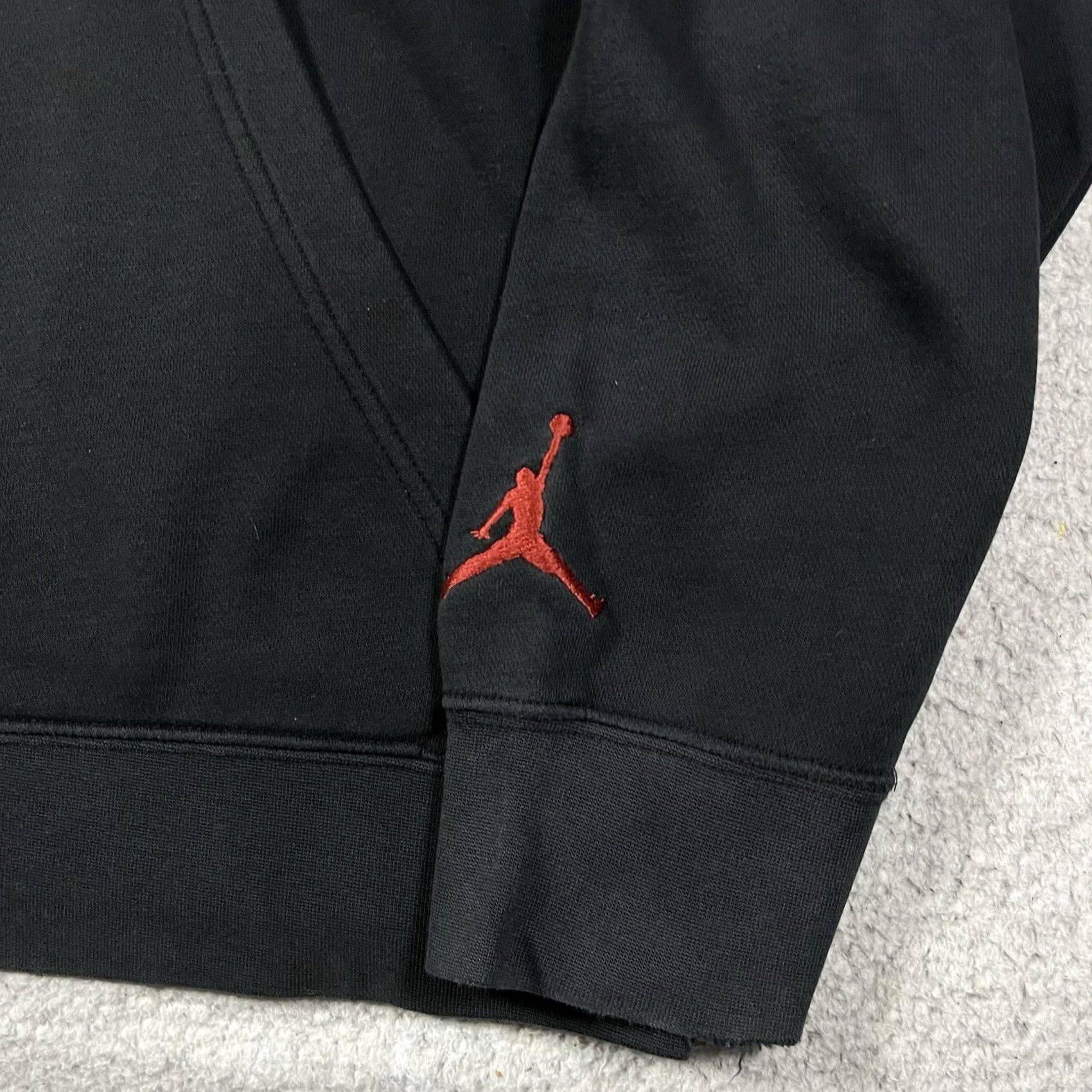 Jordan Brand Nike Jordan Hoodie Mens L Black Jumpman Holiday Sweatshirt Logo Embroidered Pullover Hoodie Size US L / EU 52-54 / 3 - 7 Thumbnail
