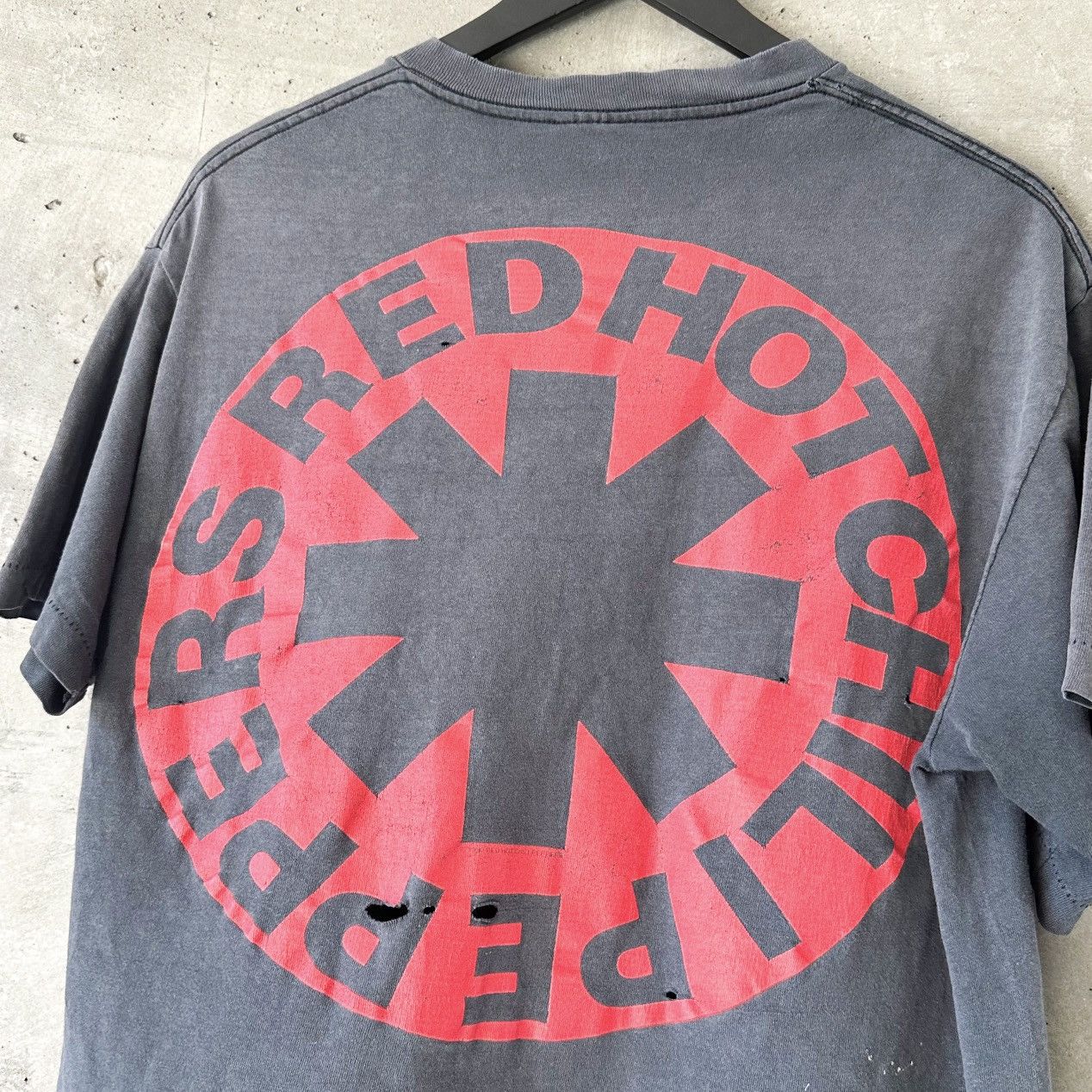 Band Tees 90’s FADED Red Hot Chili Peppers Portrait T-Shirt Size US L / EU 52-54 / 3 - 4 Thumbnail