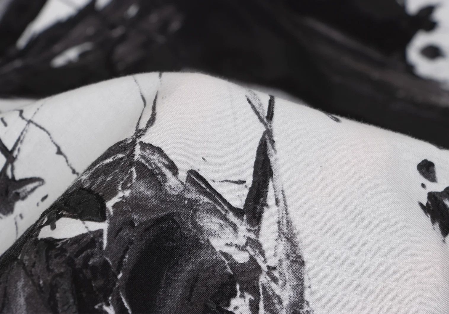 Issey Miyake Cotton Paint Design Short Sleeve Shirt in Black and White Size US S / EU 44-46 / 1 - 10 Thumbnail