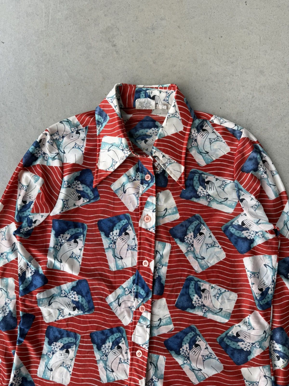Vintage Vintage 1970s Face Paintings Red Long Sleeve Button Up Shirt Size US S / EU 44-46 / 1 - 3 Thumbnail