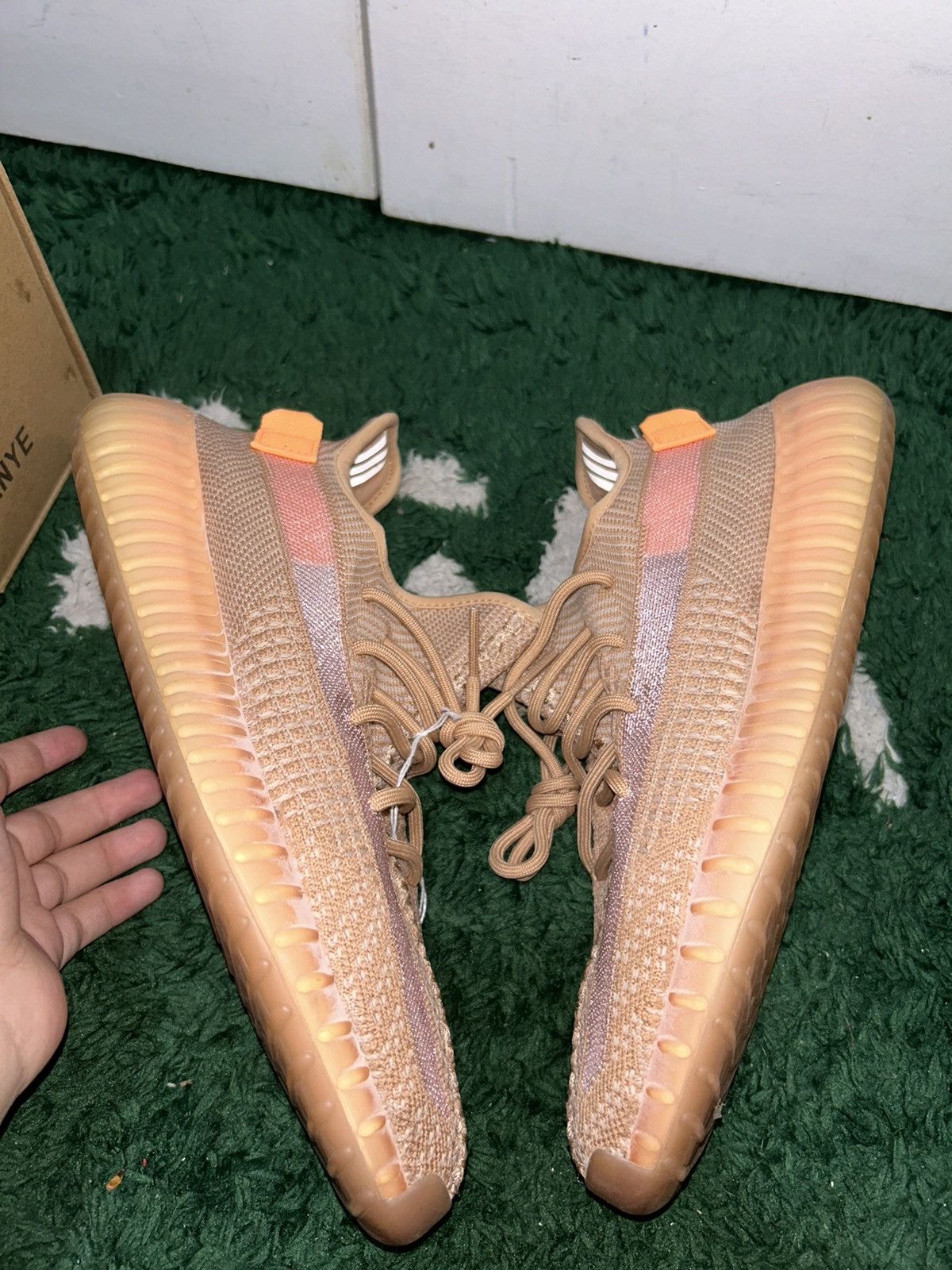 Adidas Size 10.5 - adidas Yeezy Boost 350 V2 Clay preowned With Box Size US 10.5 / EU 43-44 - 2 Thumbnail