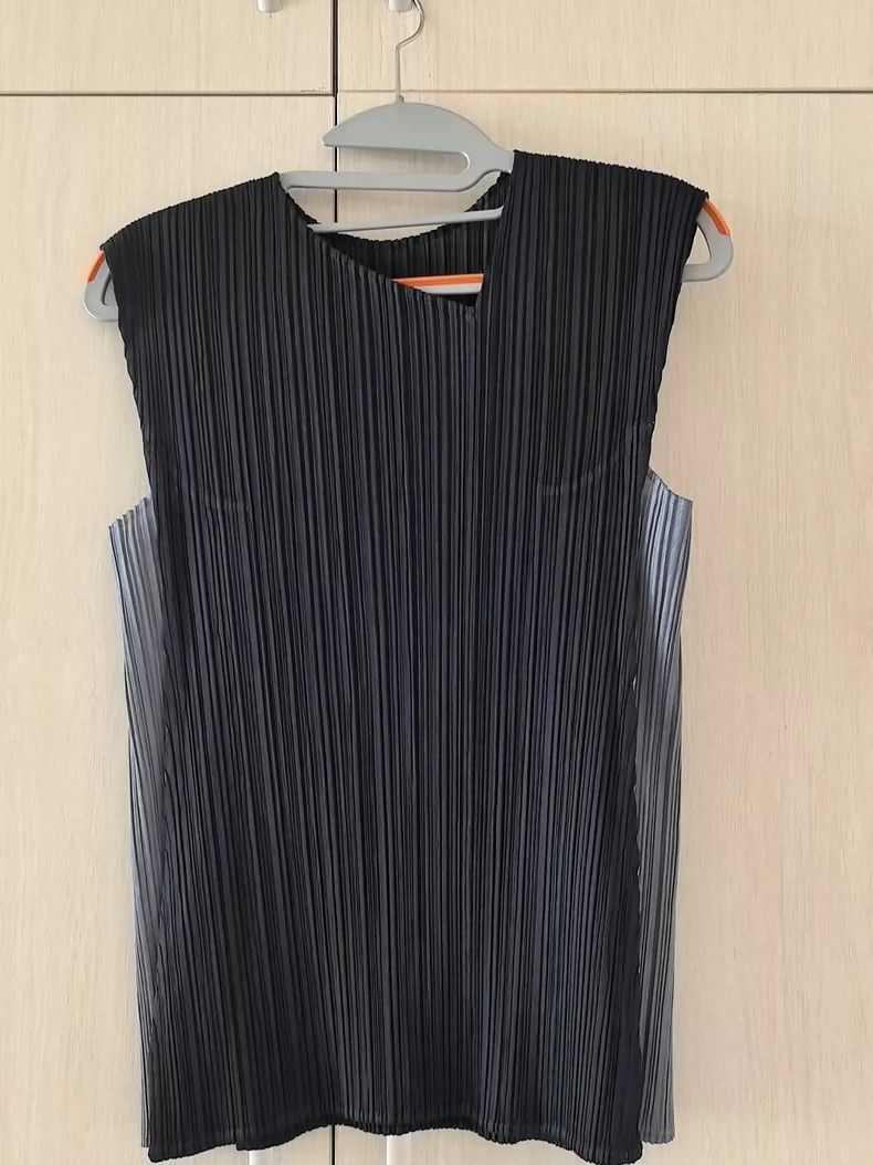 Issey Miyake Issey Miyake size:3 A deep blue and haze blue pleated vest Size L / US 10 / IT 46 - 3 Thumbnail