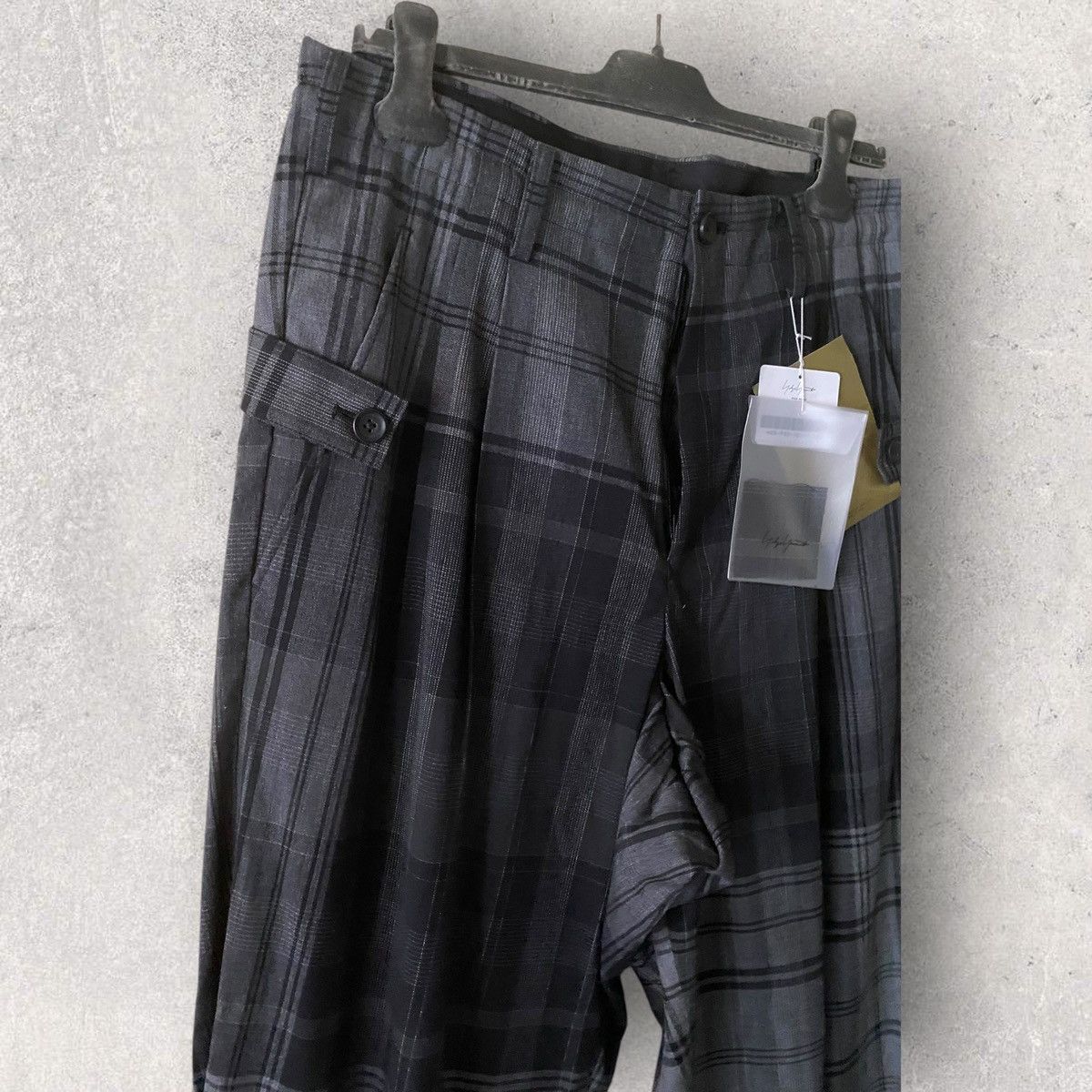 Yohji Yamamoto NWT S/S24 Grey Plaid Linen/Rayon Tab Pants Size US 32 / EU 48 - 5 Thumbnail