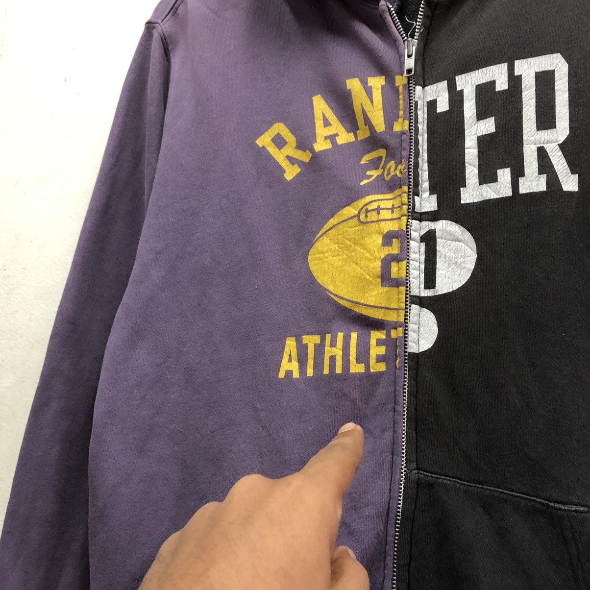 Champion Vintage Champion Rochester Sun Faded Sweatshirts Hoodie Size US L / EU 52-54 / 3 - 10 Thumbnail