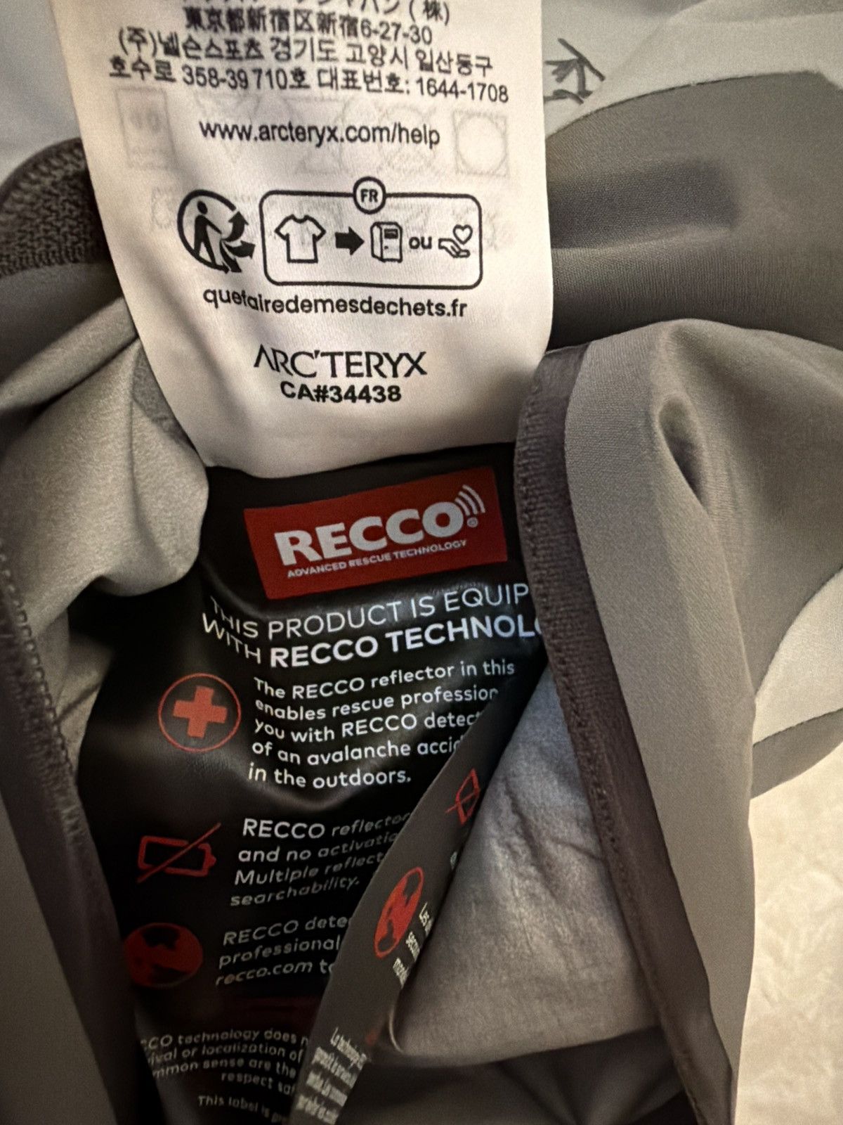 Arc'teryx Arc’teryx Beta AR Jacket Solitude Void Size US S / EU 44-46 / 1 - 19 Thumbnail