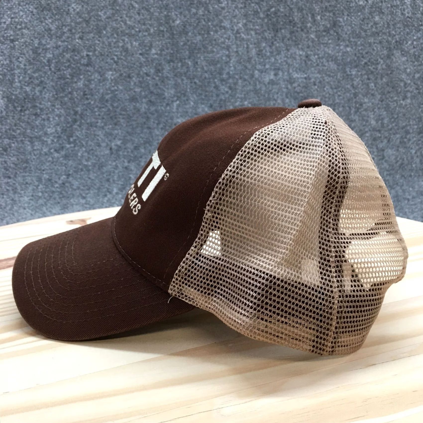 Yeti Yeti Trucker Hat Mens Brown OS Adjustable Curved Brim Embroidered Logo Hat Size ONE SIZE - 4 Thumbnail