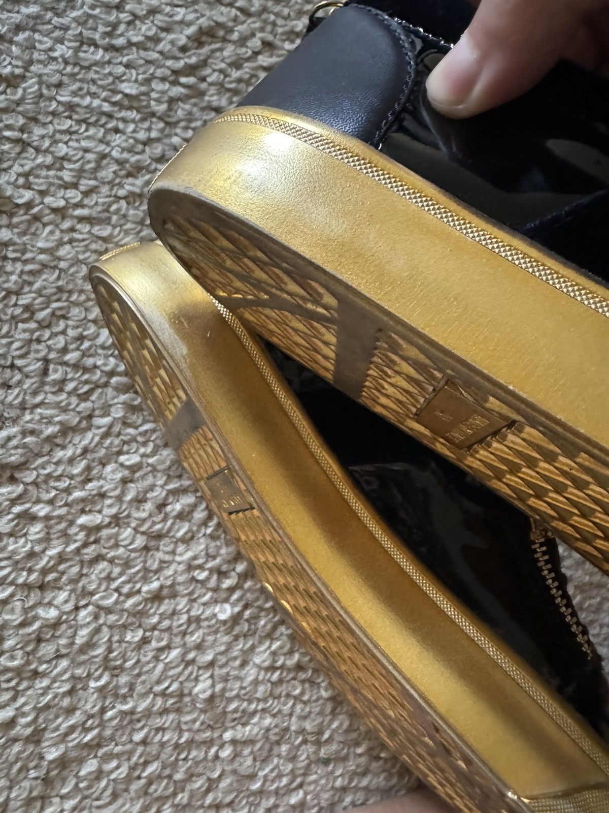 Giuseppe Zanotti Giuseppe Zanotti Gold Strap Low-Top EU 40 – Veronica Navy Size US 7.5 / EU 40-41 - 11 Thumbnail