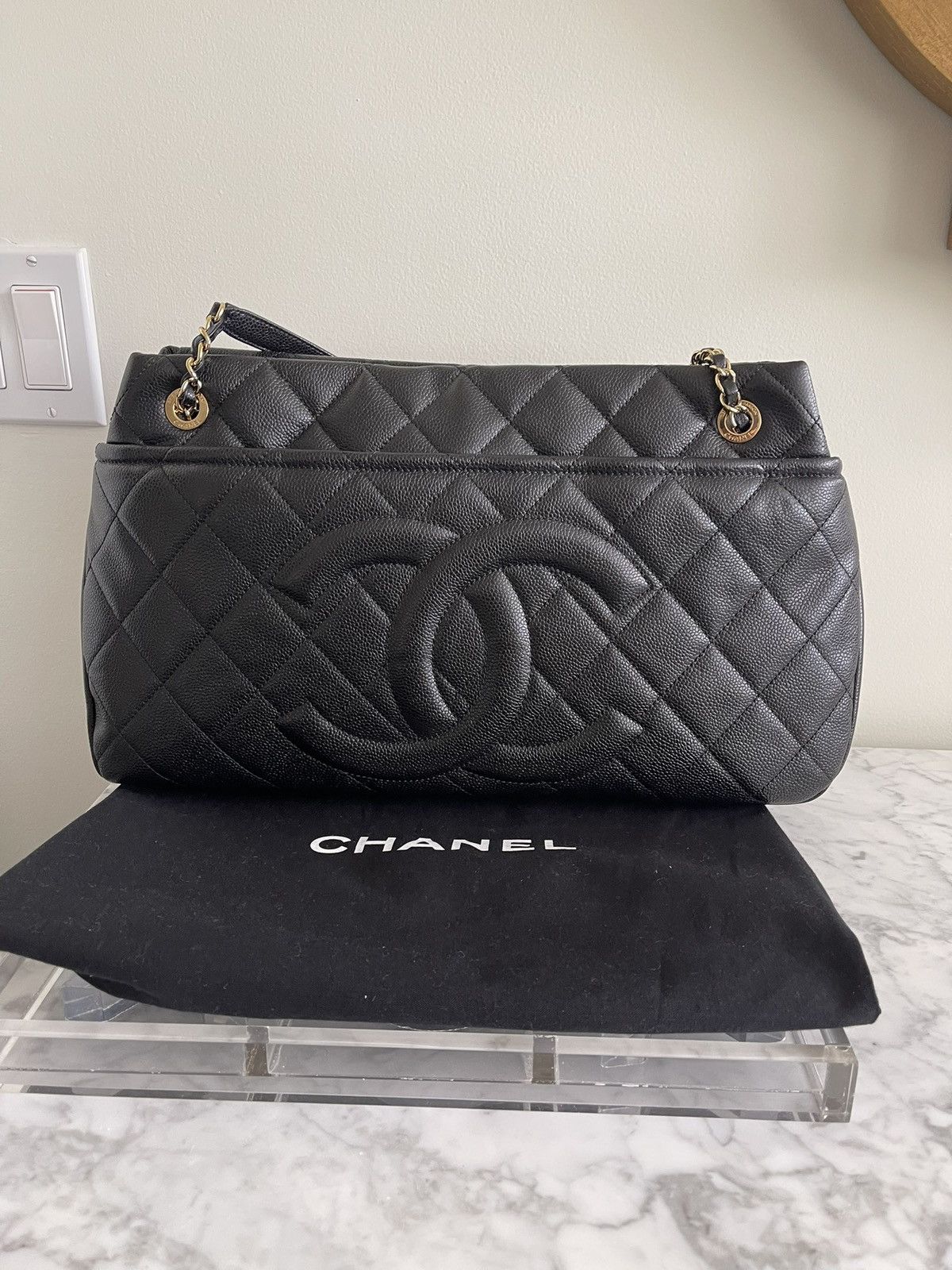 Chanel CHANEL CC GHW Tote Bag Chain Calfskin Leather 672927 Black Size ONE SIZE - 1 Thumbnail