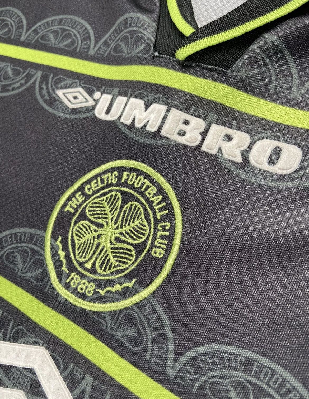 Umbro × Vintage Celtic 1998/99 Away Jersey #7 Larsson Umbro Size 2XL Size US XXL / EU 58 / 5 - 3 Thumbnail