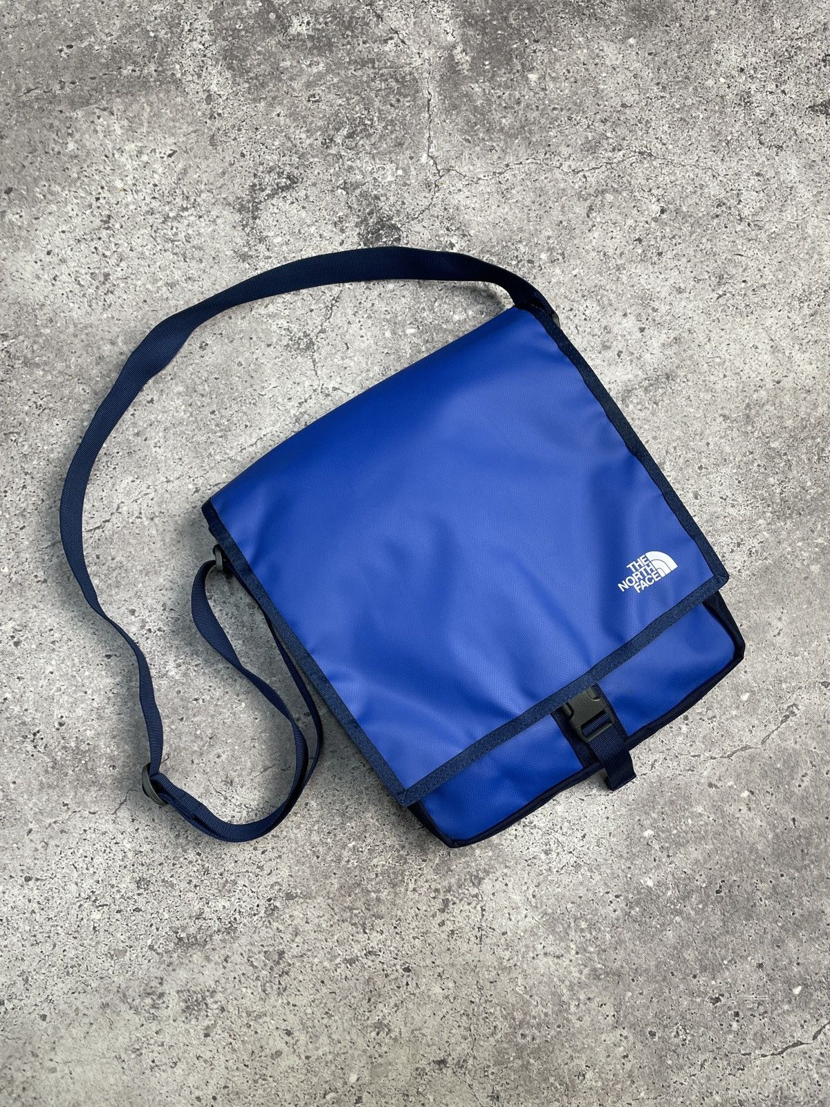 The North Face × Vintage Vintage The North Face Messenger Bag Y2K Sling Bag Drill Size ONE SIZE - 1 Thumbnail