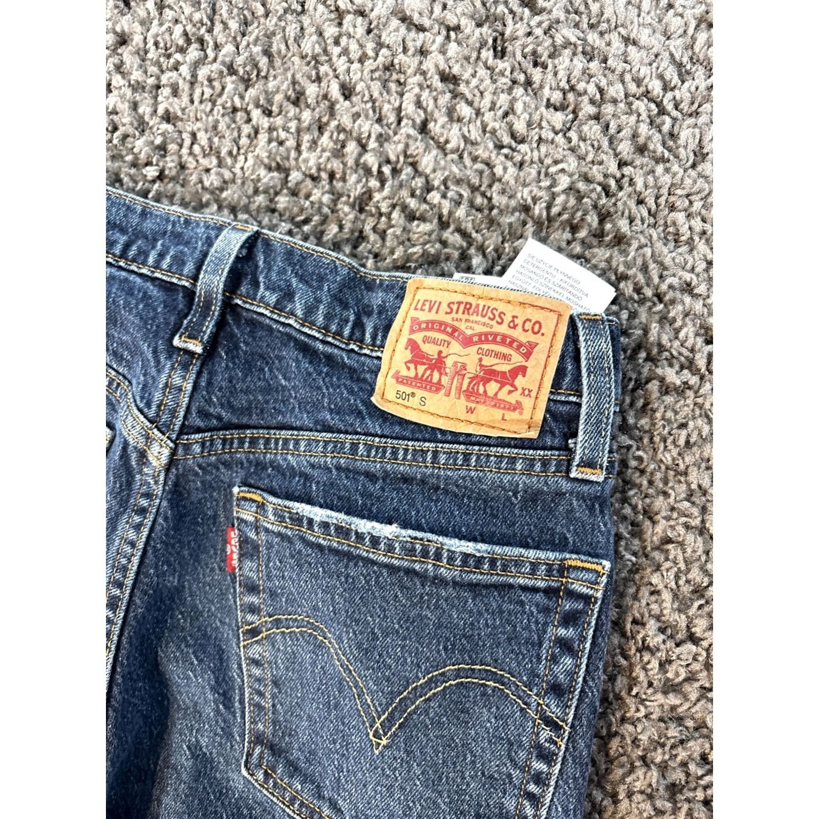 Levi's Levi's 501 Jeans Womens 26x26 Button Fly Distressed High Rise Dark Wash Jeans Mens Womens Girls Size 26" / US 2 / IT 38 - 7 Thumbnail