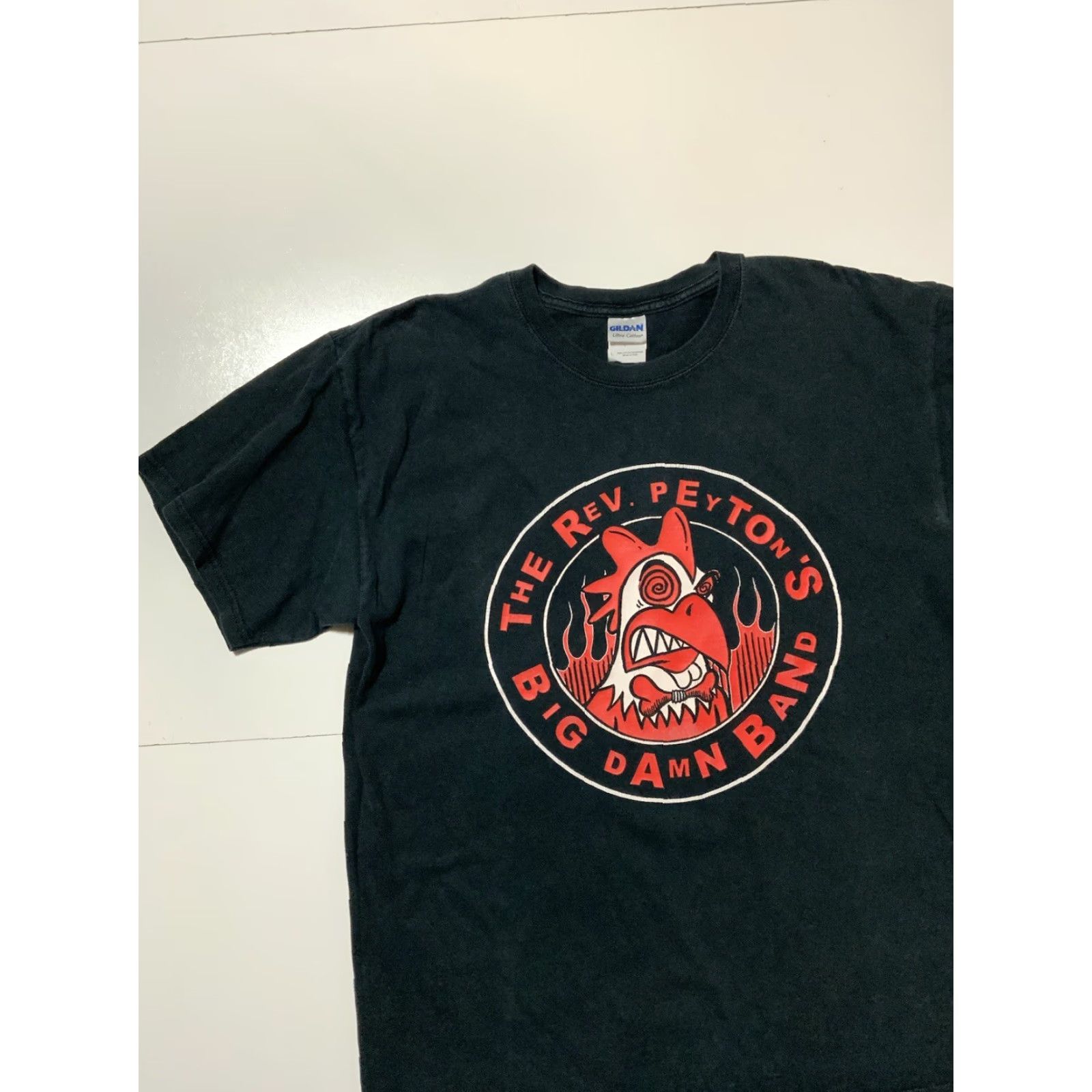 Gildan The Reverend Peyton’s Big Damn Band Rockabilly Country Blues Black T-Shirt Sz. L Size US L / EU 52-54 / 3 - 4 Thumbnail