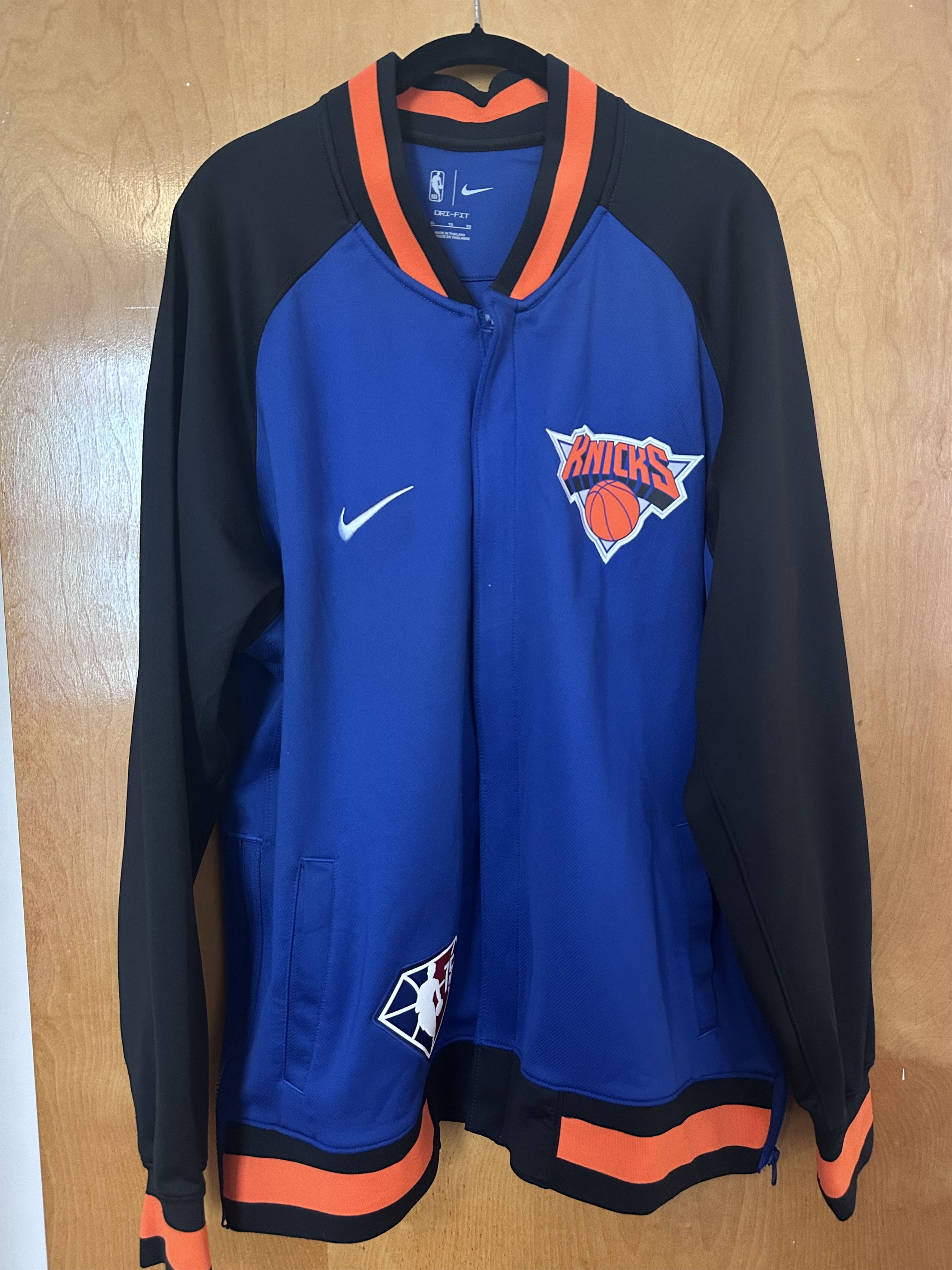 Nike New York Knicks Nike City Edition Showtime Jacket Size US XL / EU 56 / 4 - 1 Thumbnail