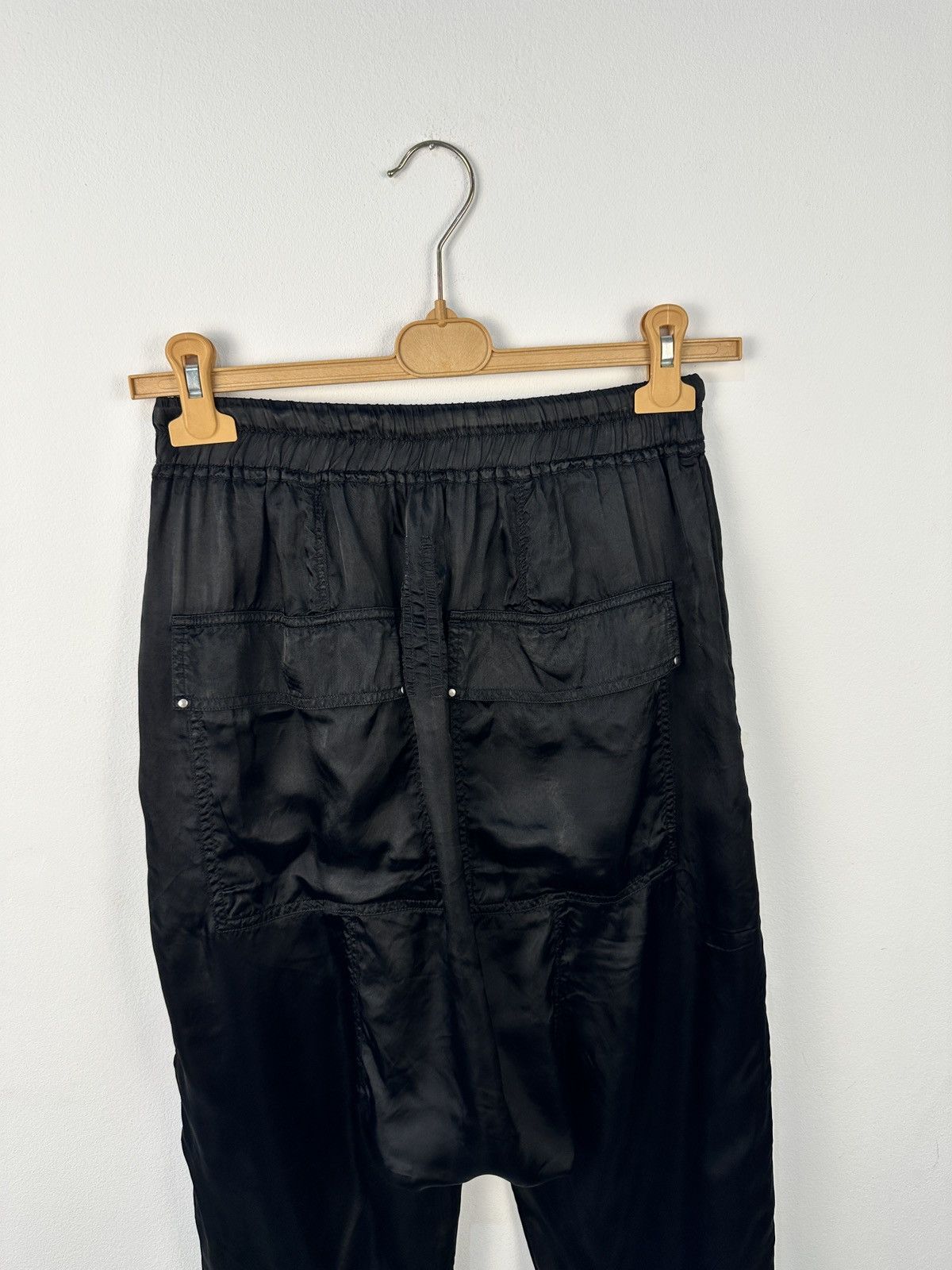 Rick Owens Rick Owens Cropped Drawstring Pants Black Cupro IT 46 US 36 Size US 36 / EU 52 - 13 Thumbnail