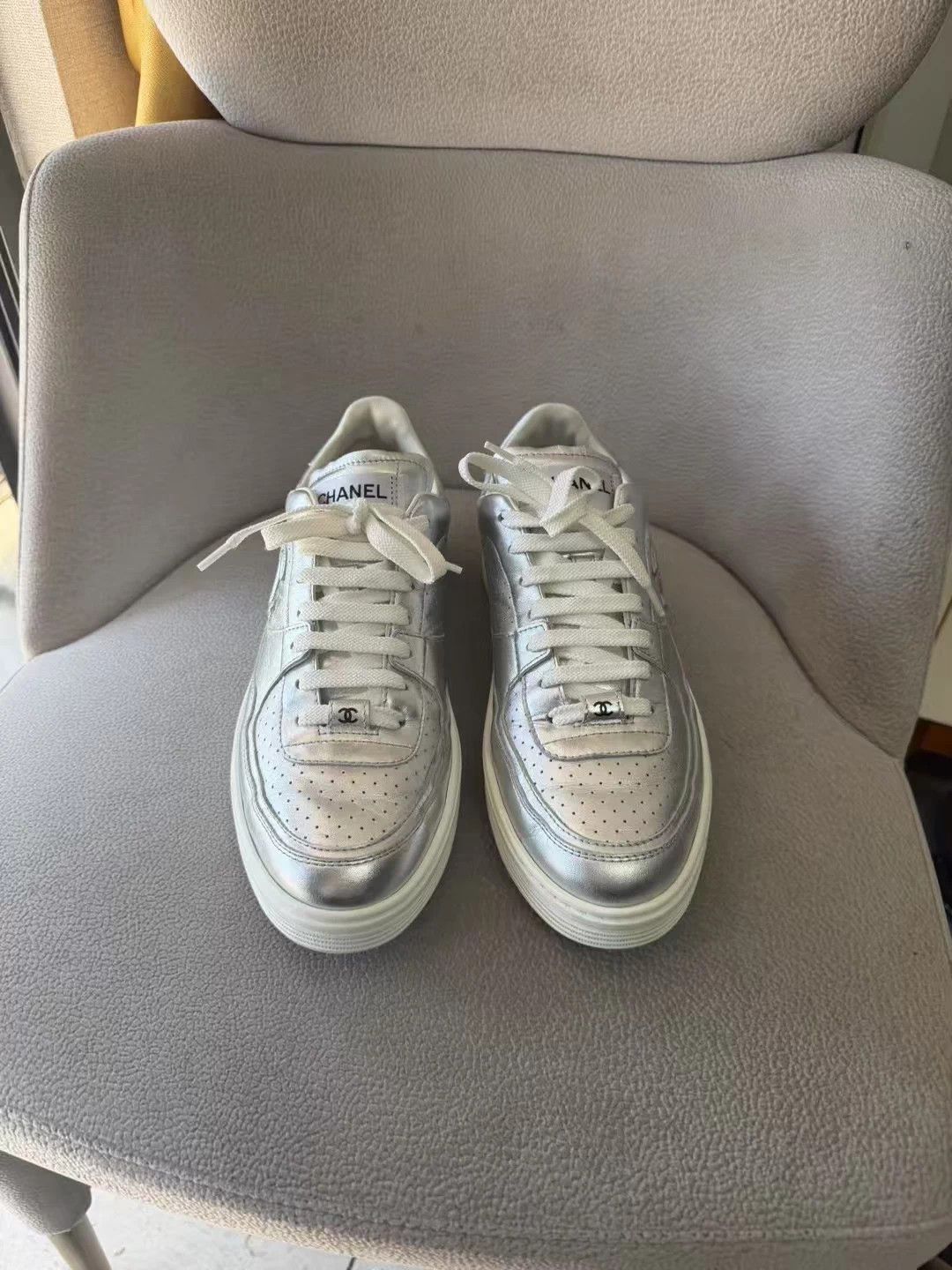 Chanel CHANEL Silver Horn King Round Toe Sneakers 41 24 New 98 Size US 10 / IT 40 - 2 Thumbnail