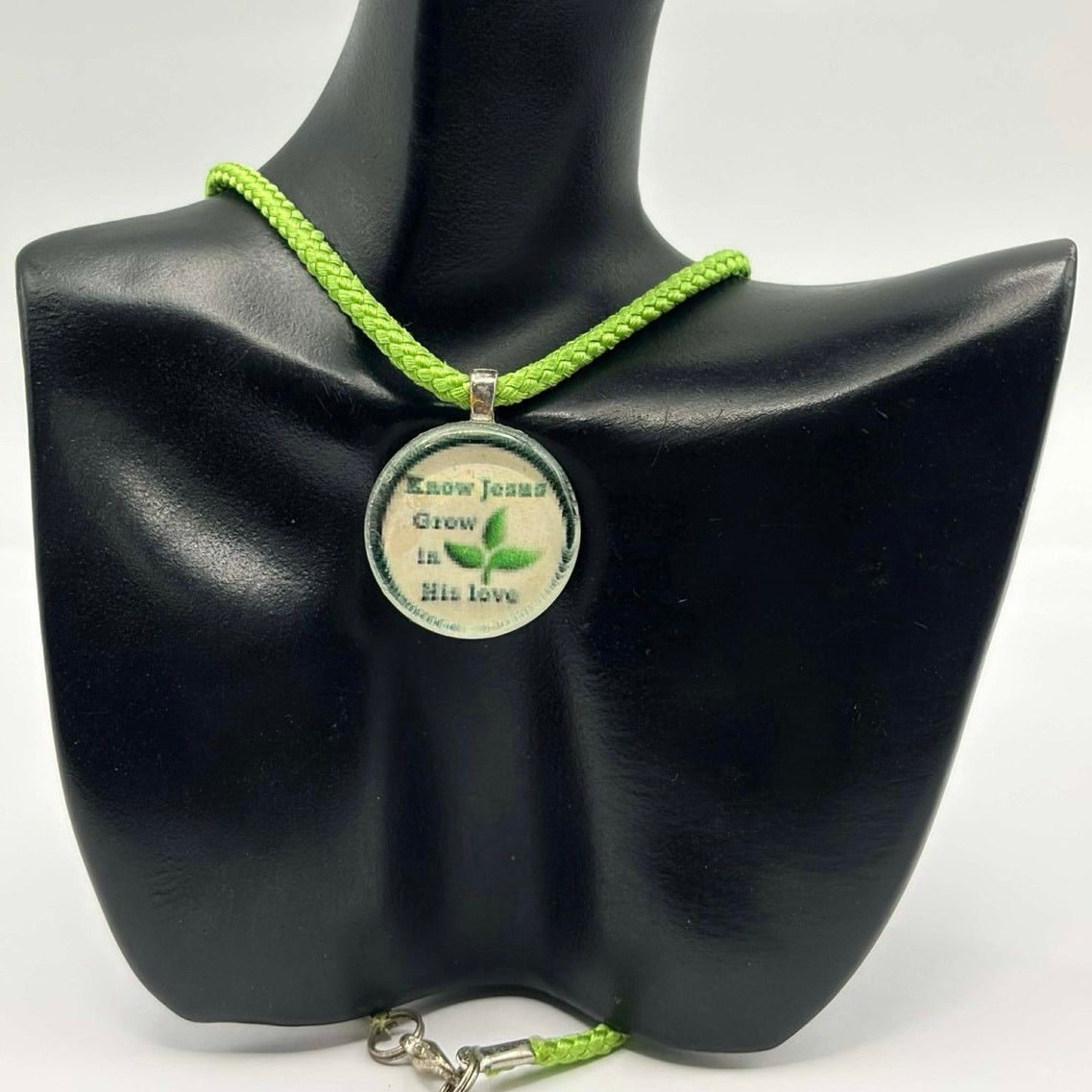 Other Green Leaf Jesus Necklace Size ONE SIZE - 1 Thumbnail