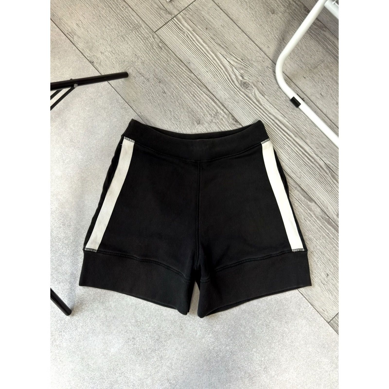 Acne Studios Acne Studios Bermuda Shorts Men XS-S Black Measurements waist39 cm inseam13 cm thigh32 cm front rise35 cm length45 cm Size US 29 - 2 Thumbnail