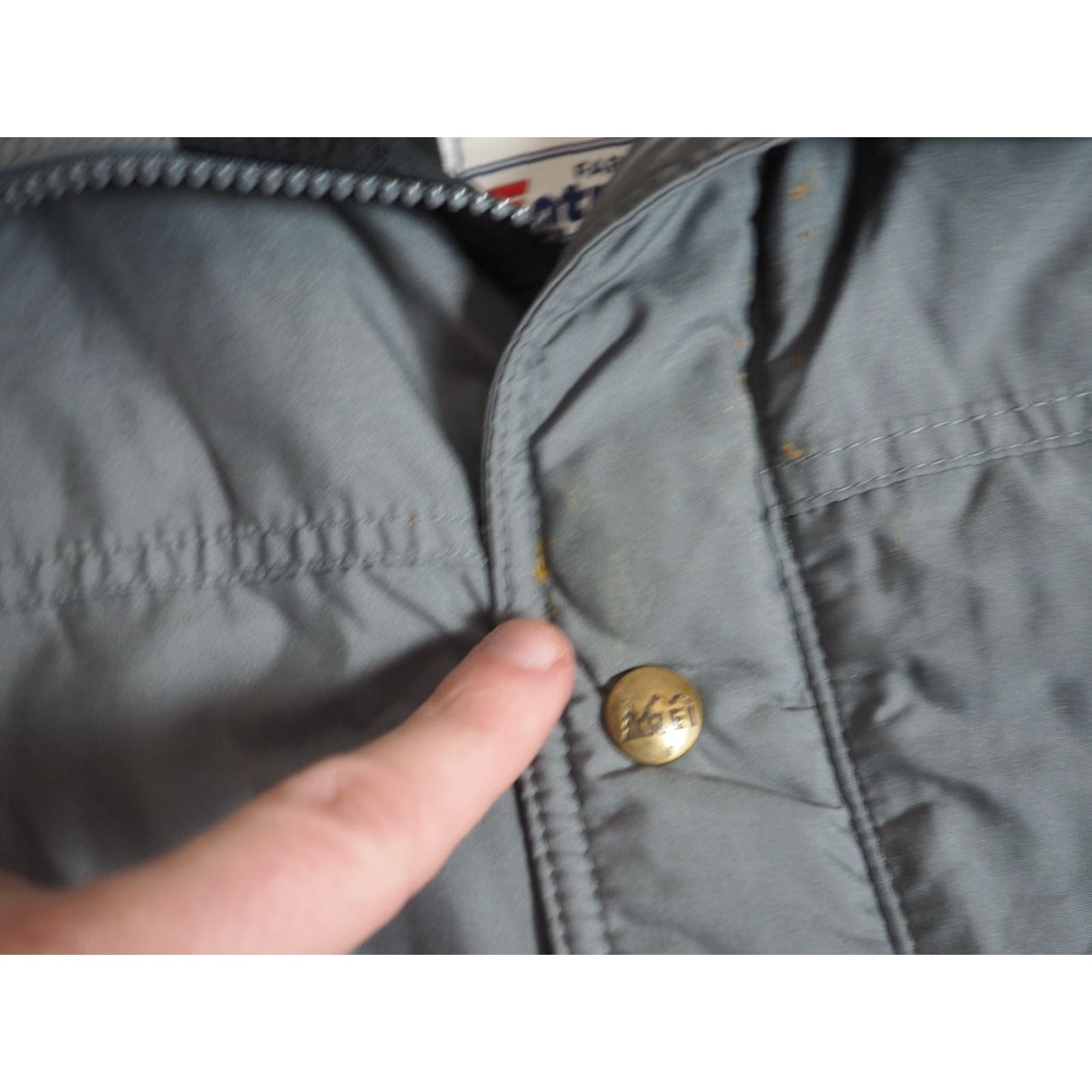 Vintage VINTAGE REI Entrant Stone Gray Zip Outdoor Nylon Shell Vest Mens S 80s 90s Outdoor Mens Vest Stone Gray Nylon Zip Shell REI Vest Men's S 1980s 90s Size US S / EU 44-46 / 1 - 8 Thumbnail