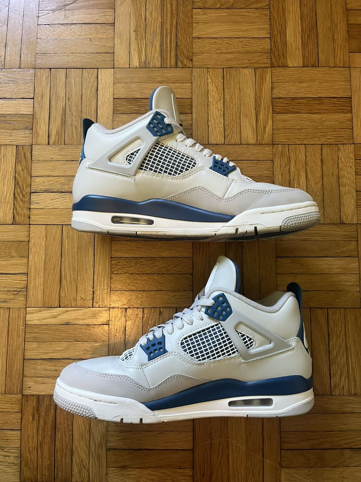 Jordan Brand Jordan 4 Military Blue 2024 Size US 10 / EU 43 - 9 Thumbnail