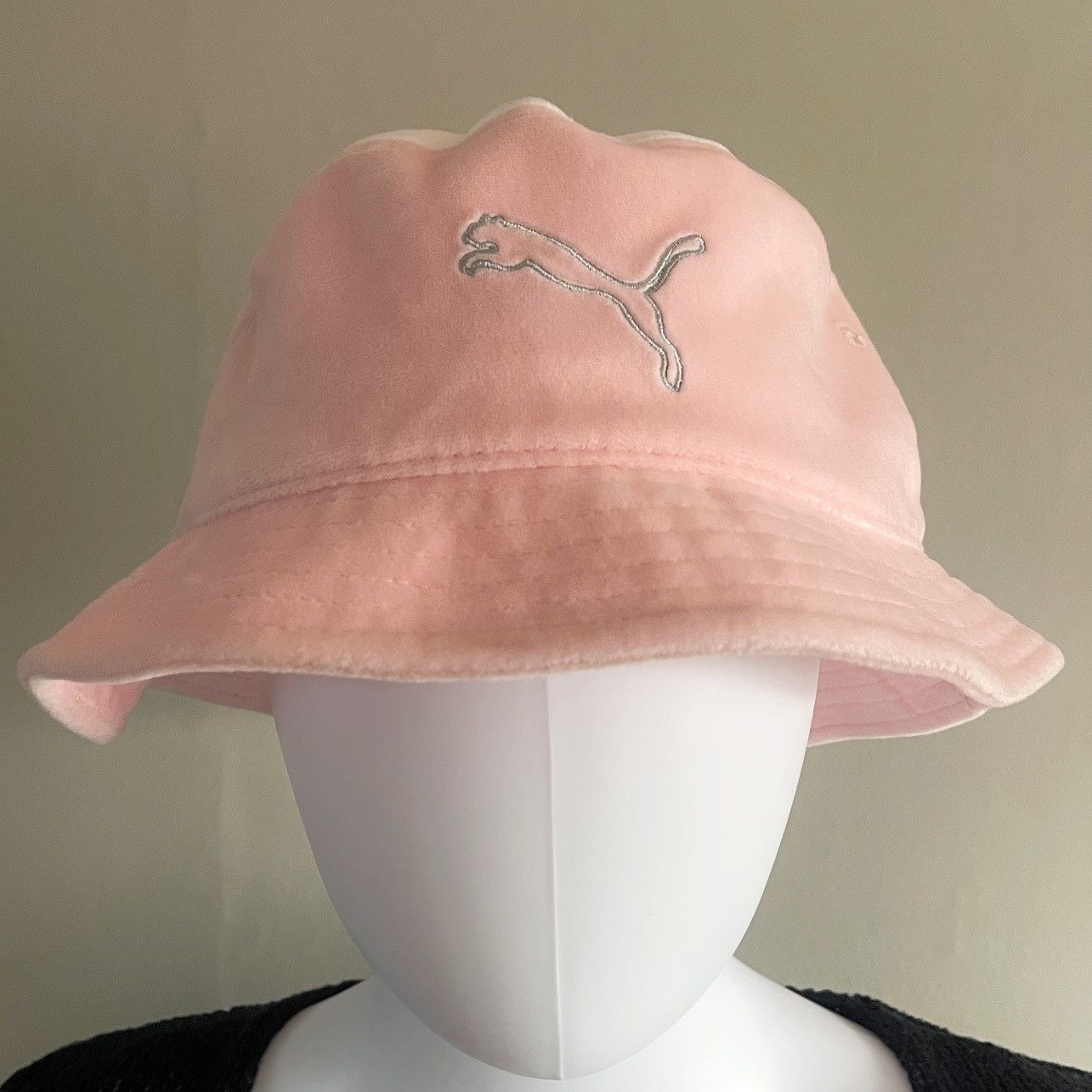 Puma Puma Pink Fluffy Bucket Hat Size ONE SIZE - 1 Thumbnail