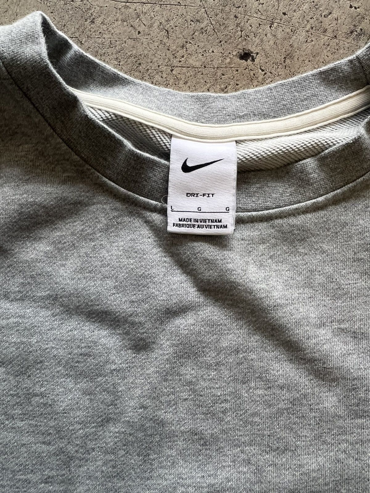Nike Nike standard issue grey crewneck sweatshirt Size US L / EU 52-54 / 3 - 2 Thumbnail