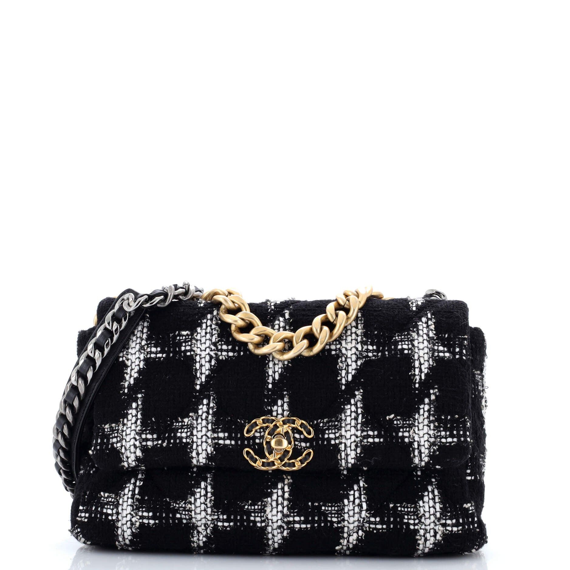 Chanel 19 Flap Bag Size ONE SIZE - 1 Thumbnail