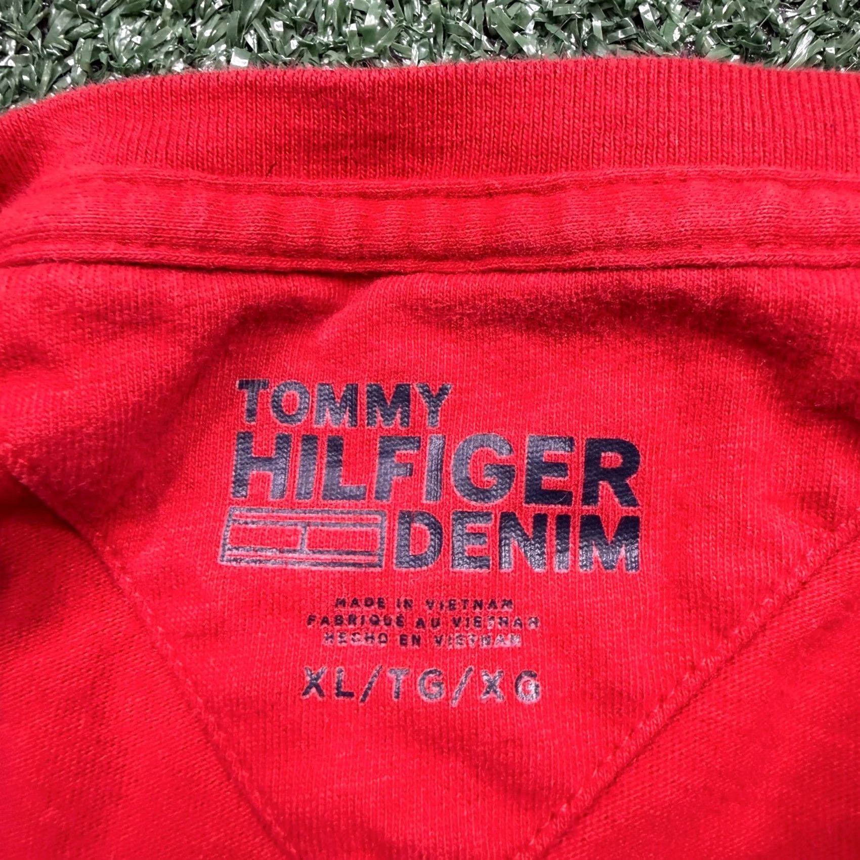 Tommy Hilfiger VINTAGE Tommy Hilfiger T Shirt Mens XL Red Short Sleeve Crew Neck Casual Tee Size US XL / EU 56 / 4 - 2 Thumbnail