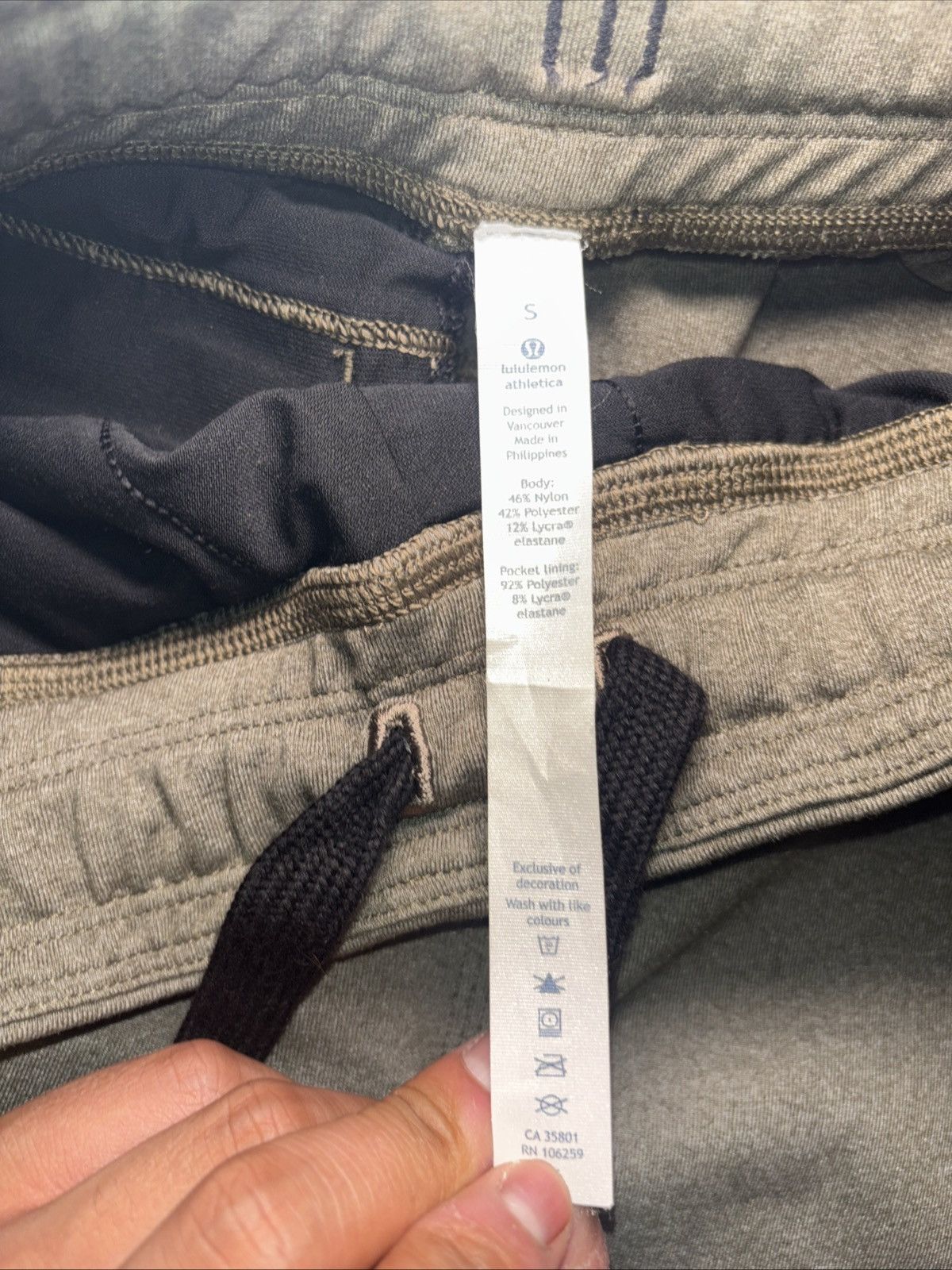 Lululemon Lululemon Athletica Men’s Compass Logo Gray Shorts Size S Size US 30 / EU 46 - 8 Thumbnail