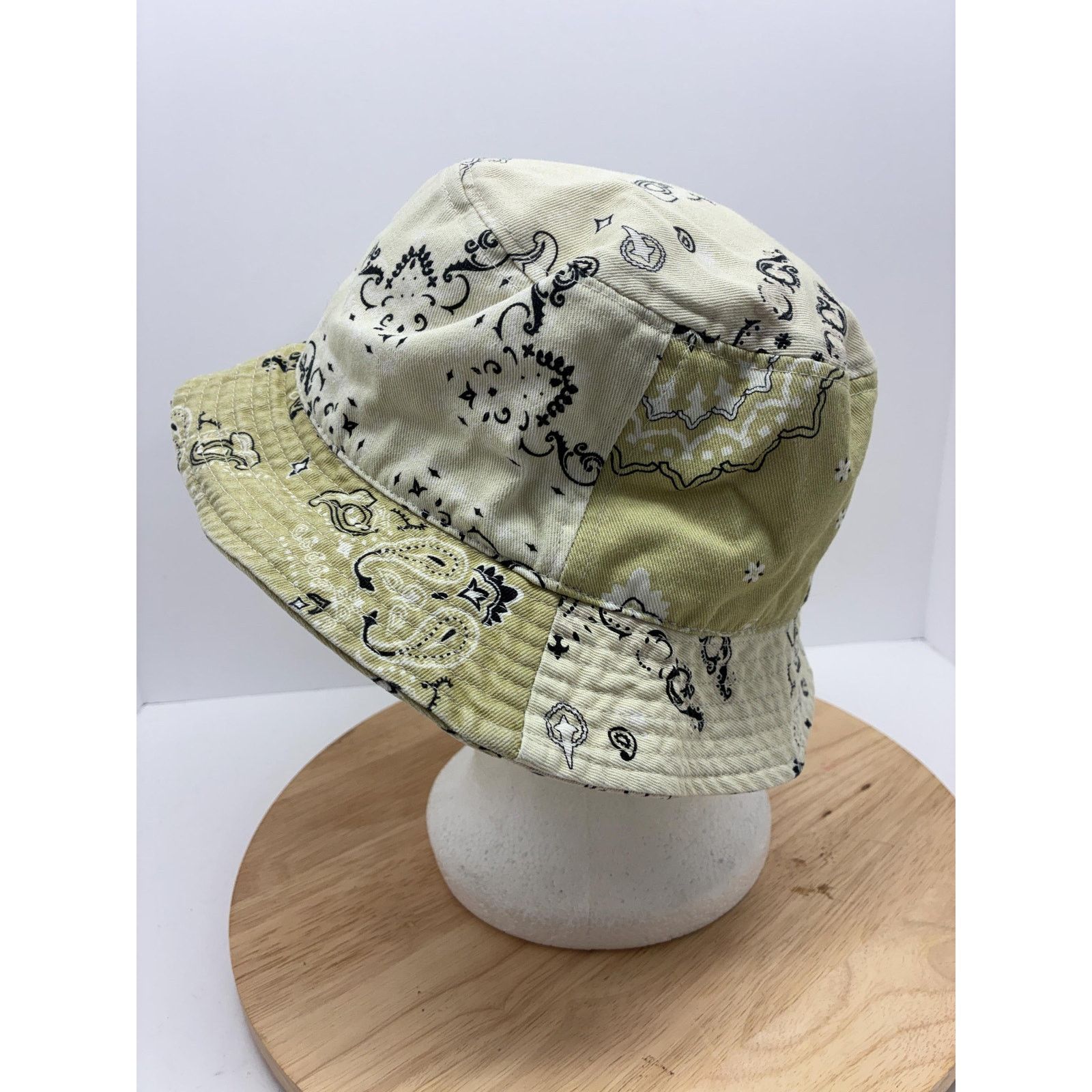 Urban Outfitters Urban Outfitters Bandana Bucket Hat | Y2K Cotton Sun Hat Size ONE SIZE - 3 Thumbnail