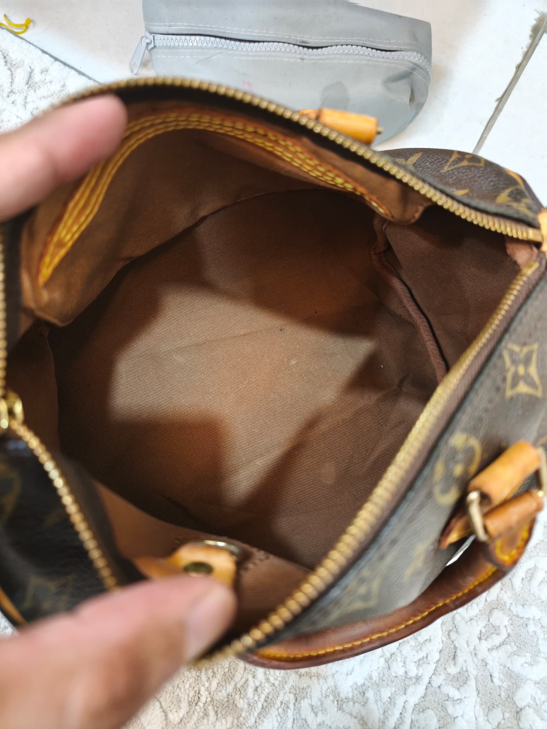 Louis Vuitton Louis Vuitton Monogram Speedy 25 Bag Size ONE SIZE - 9 Thumbnail