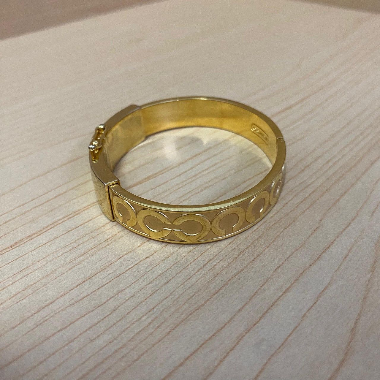 Coach COACH Signature C Hinged Bangle Bracelet –Gold Tone Preloved Size ONE SIZE - 6 Thumbnail