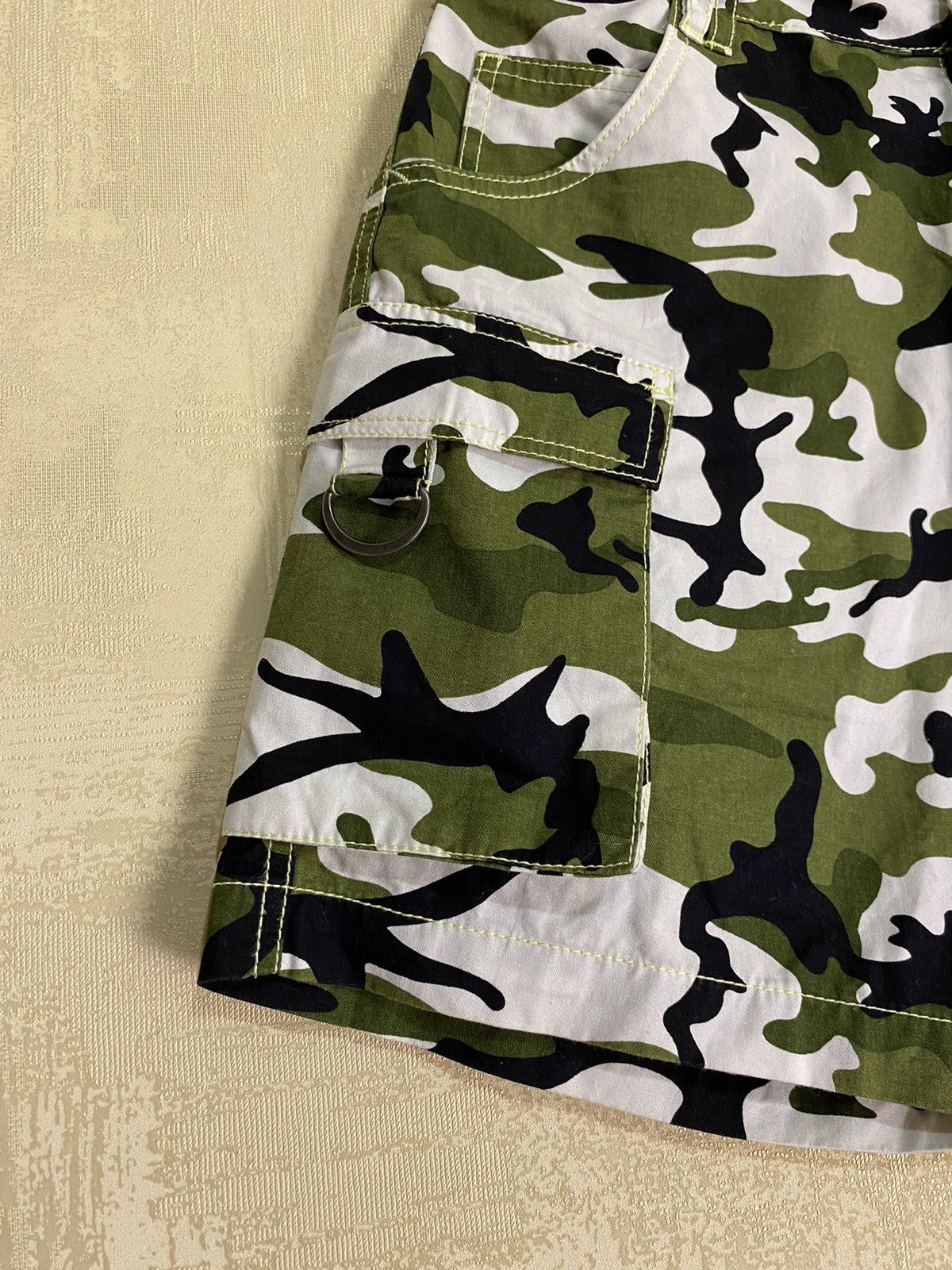Karl Kani × Rap Tees Karl Kani camo Shorts Size 28 cargo streetwear Size US 28 / EU 44 - 4 Thumbnail